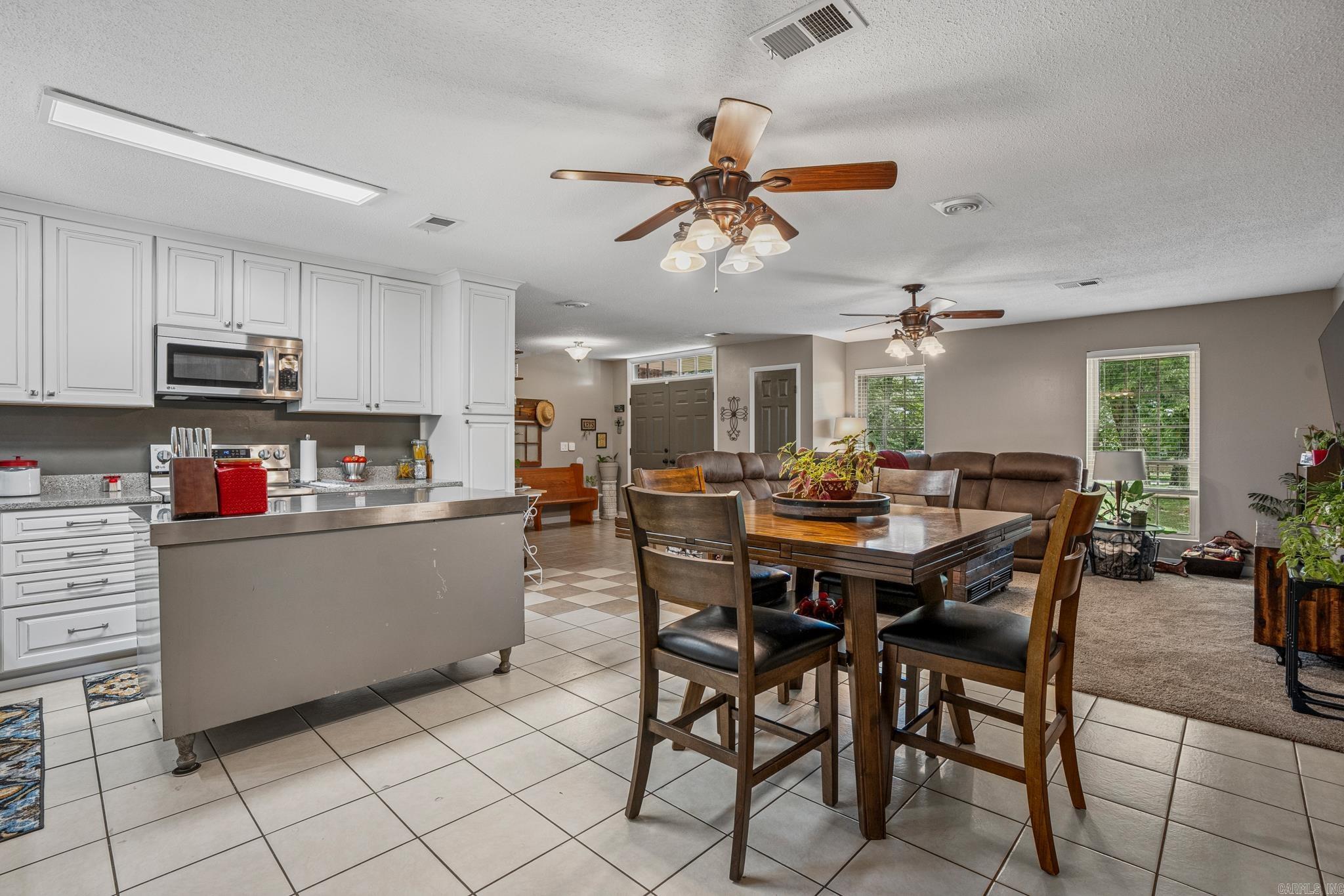LEISURE ESTATES , ALTUS - Residential