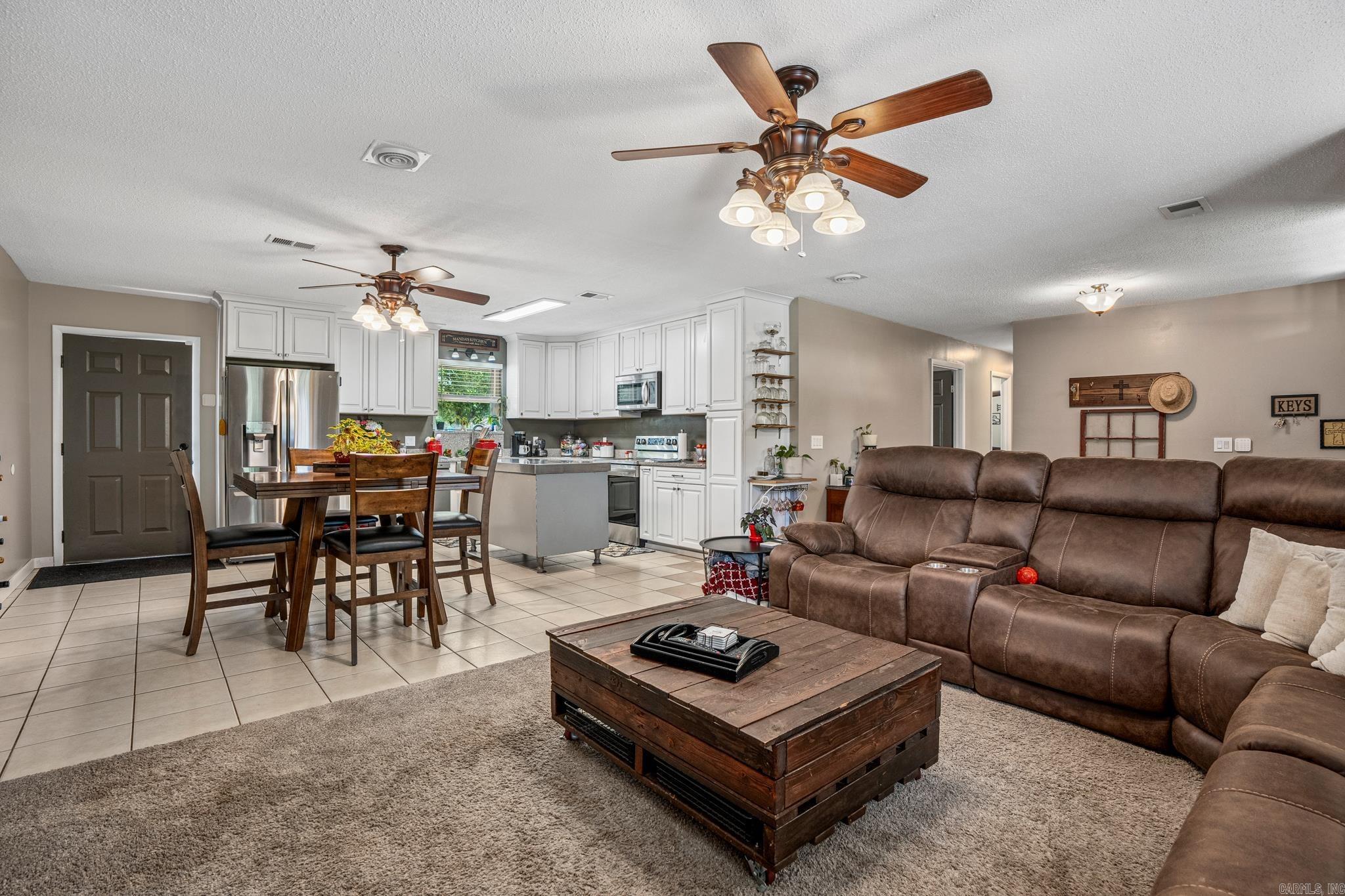 LEISURE ESTATES , ALTUS - Residential