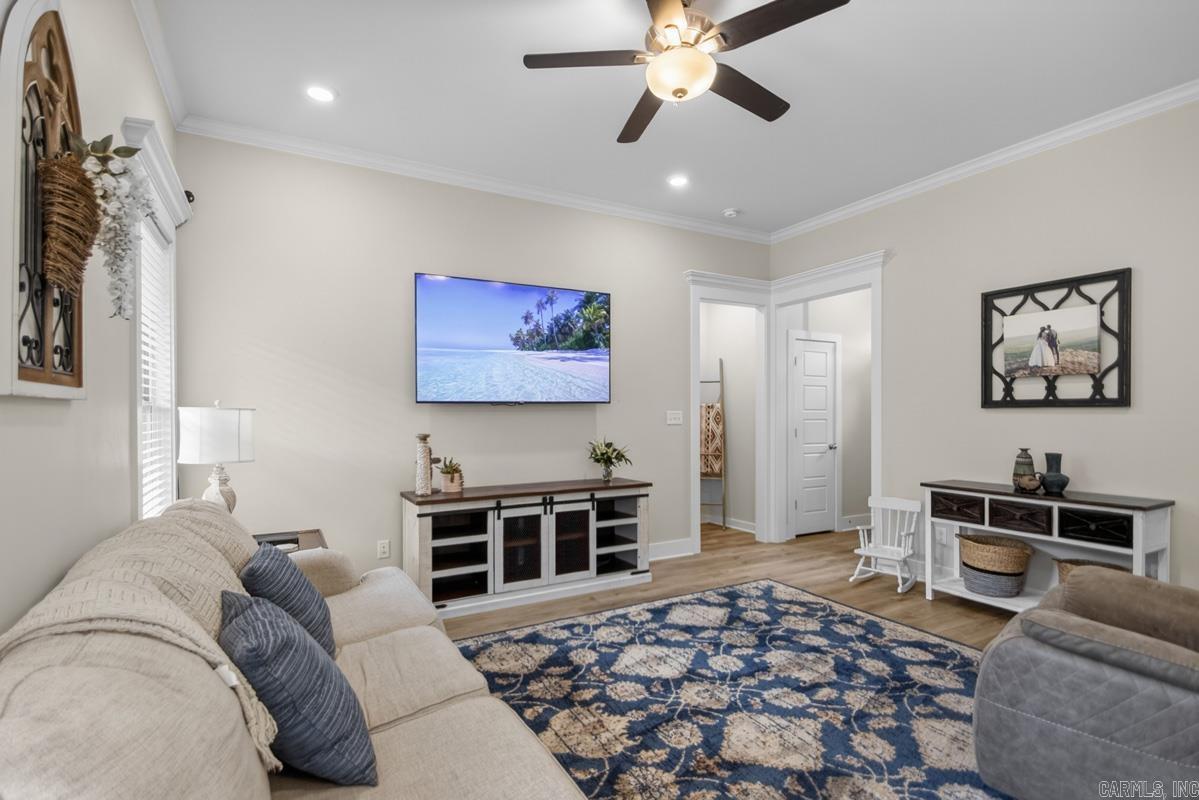 HURRICANE HILLS - Residential