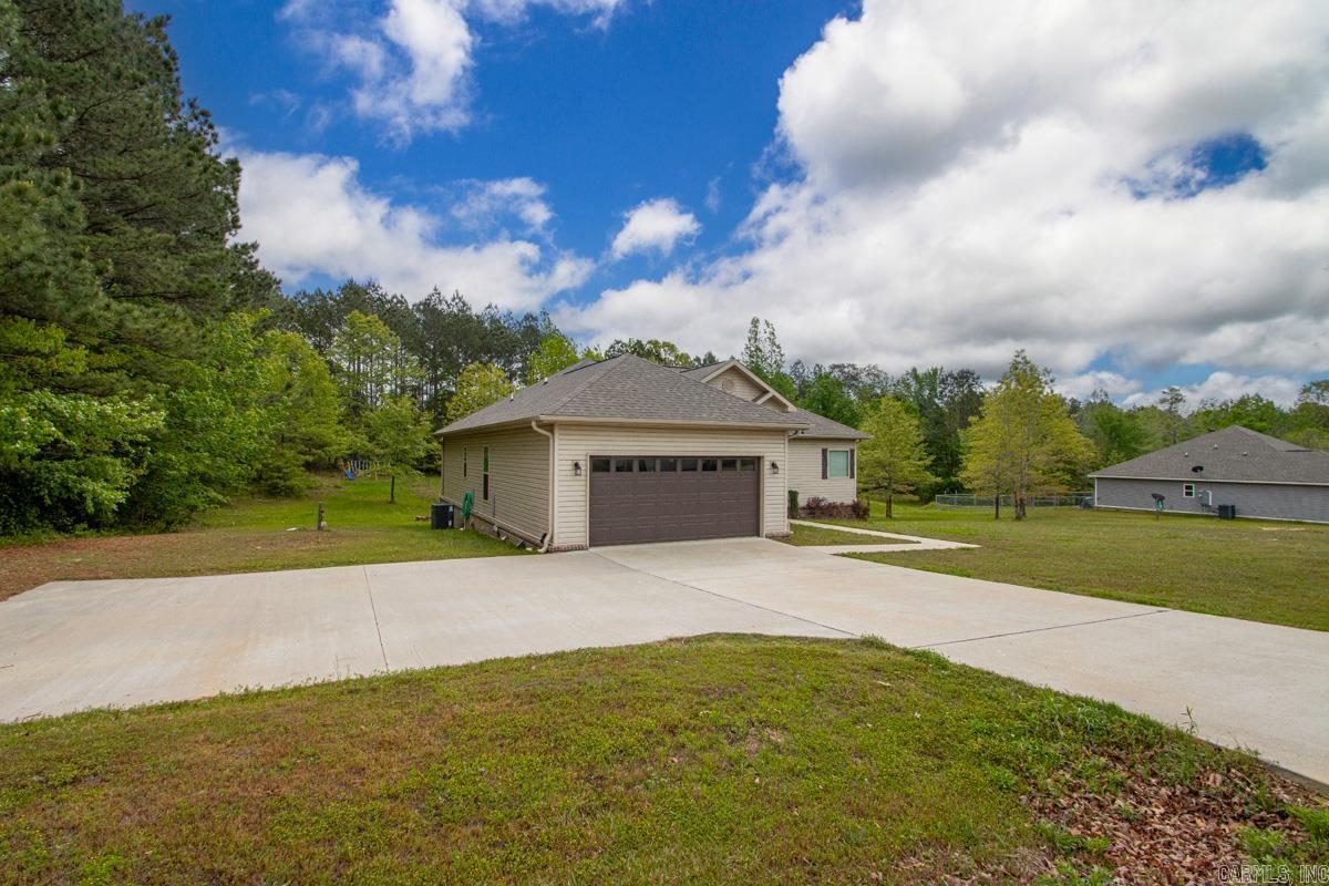 HURRICANE HILLS - Residential