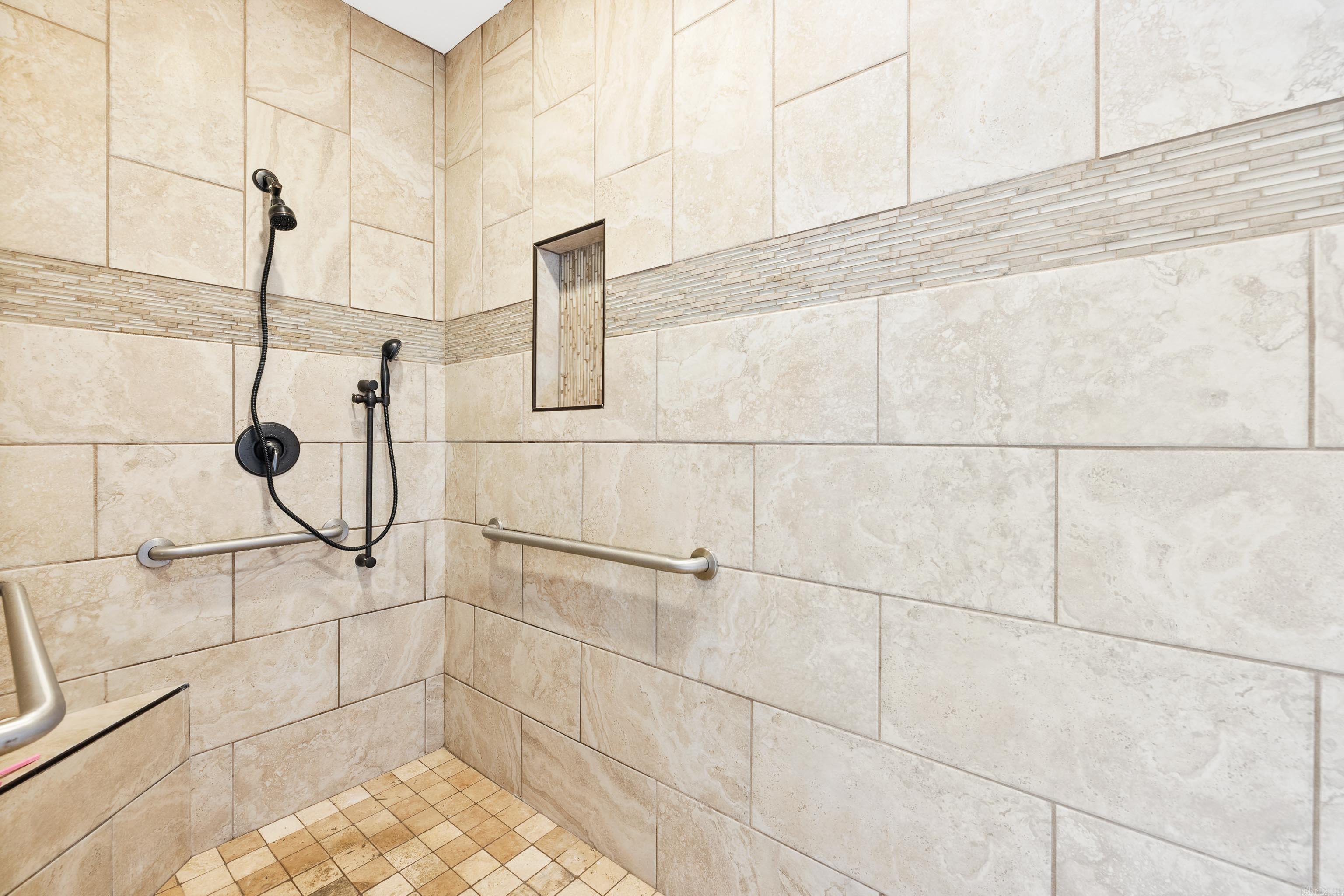 SILVER SPRINGS PH VIII - Residential