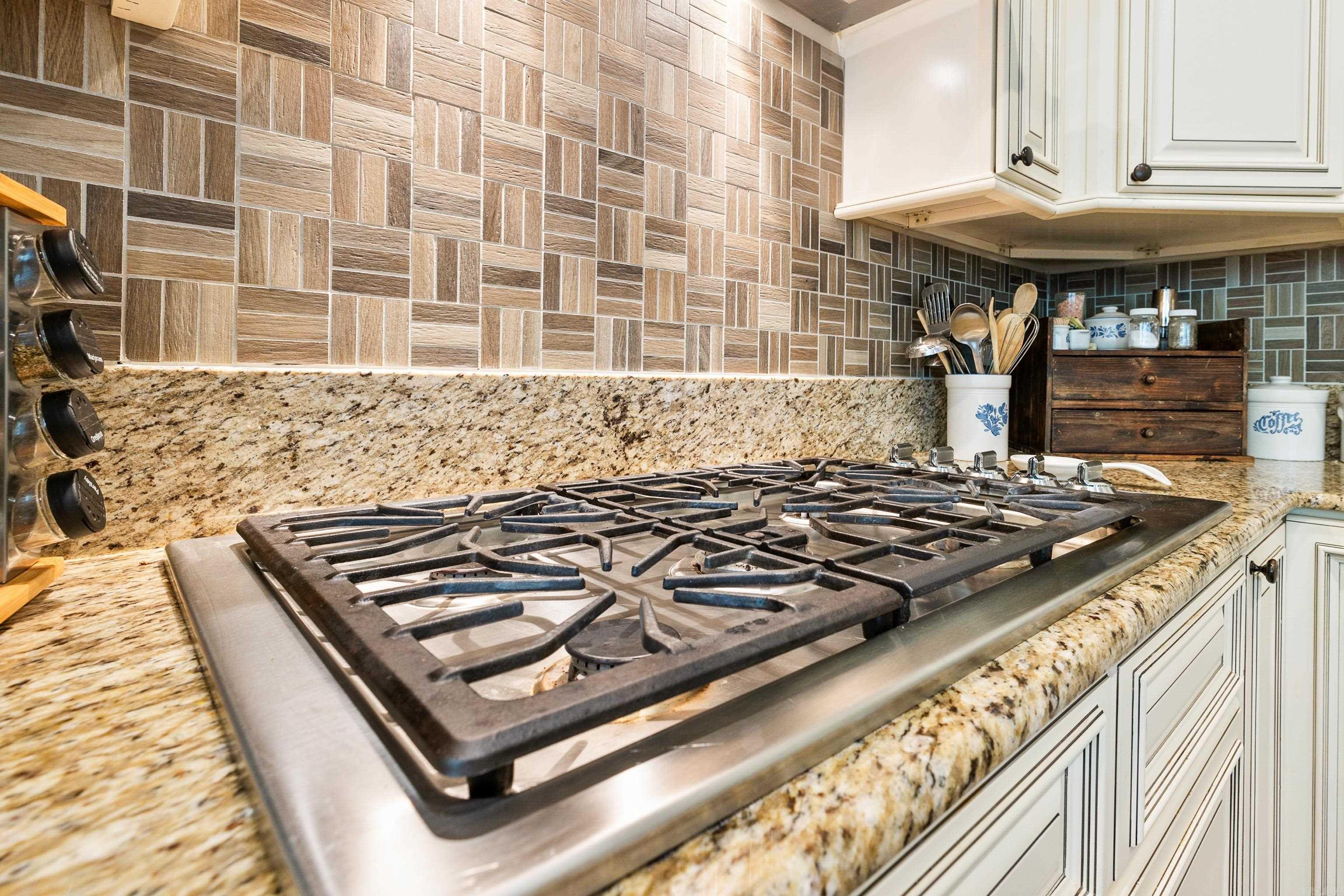 SILVER SPRINGS PH VIII - Residential