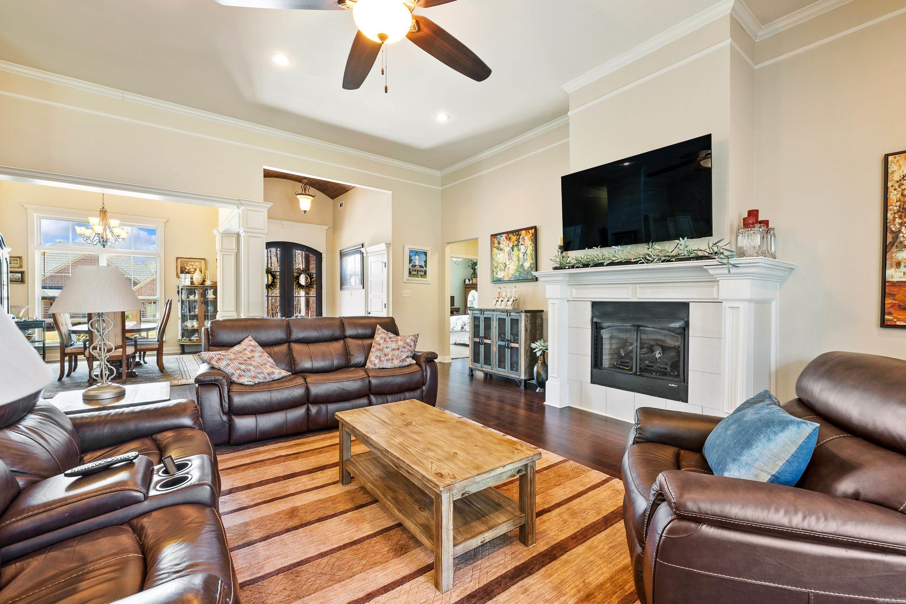 SILVER SPRINGS PH VIII - Residential