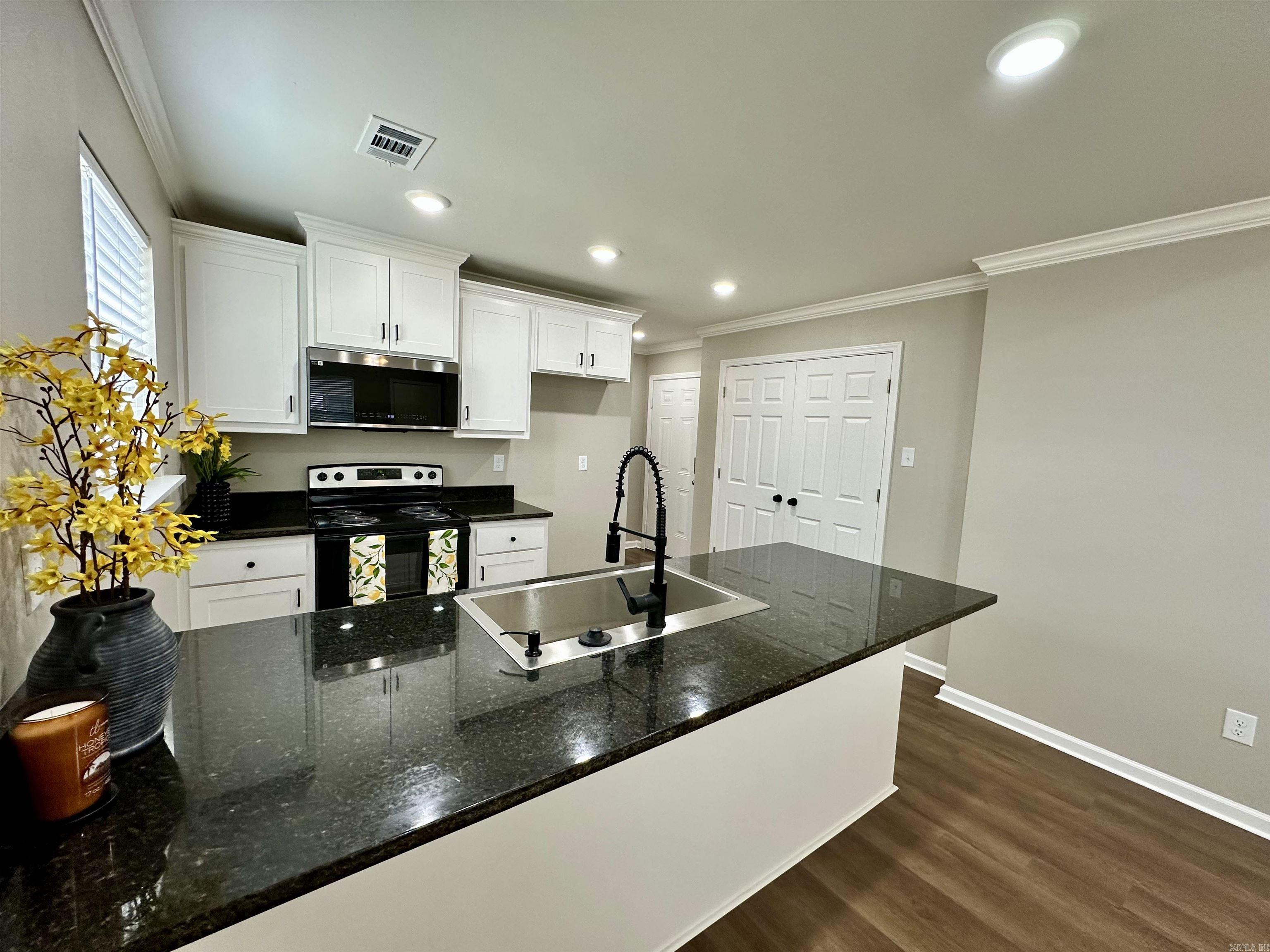 Moore & Martin - Residential