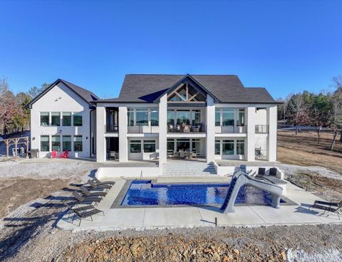 Photo of 255 Falcon Ridge Trl Trl, Hot Springs Village, AR 71909 (MLS # 25049706)