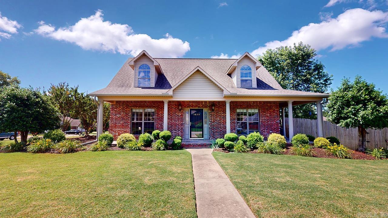 Wonderfully maintained home in West Conway. Just minutes from multiple golf courses. Well situated on a corner lot with rear entry garage. Cathedral entryway into great room with a beautiful stairway. Fireplace. Nice size kitchen with ample cabinets and counter tops. Primary suite on main floor with really nice connected primary bath. Fenced backyard with extended deck and privacy fenced yard. Fantastic location, don't miss this one.