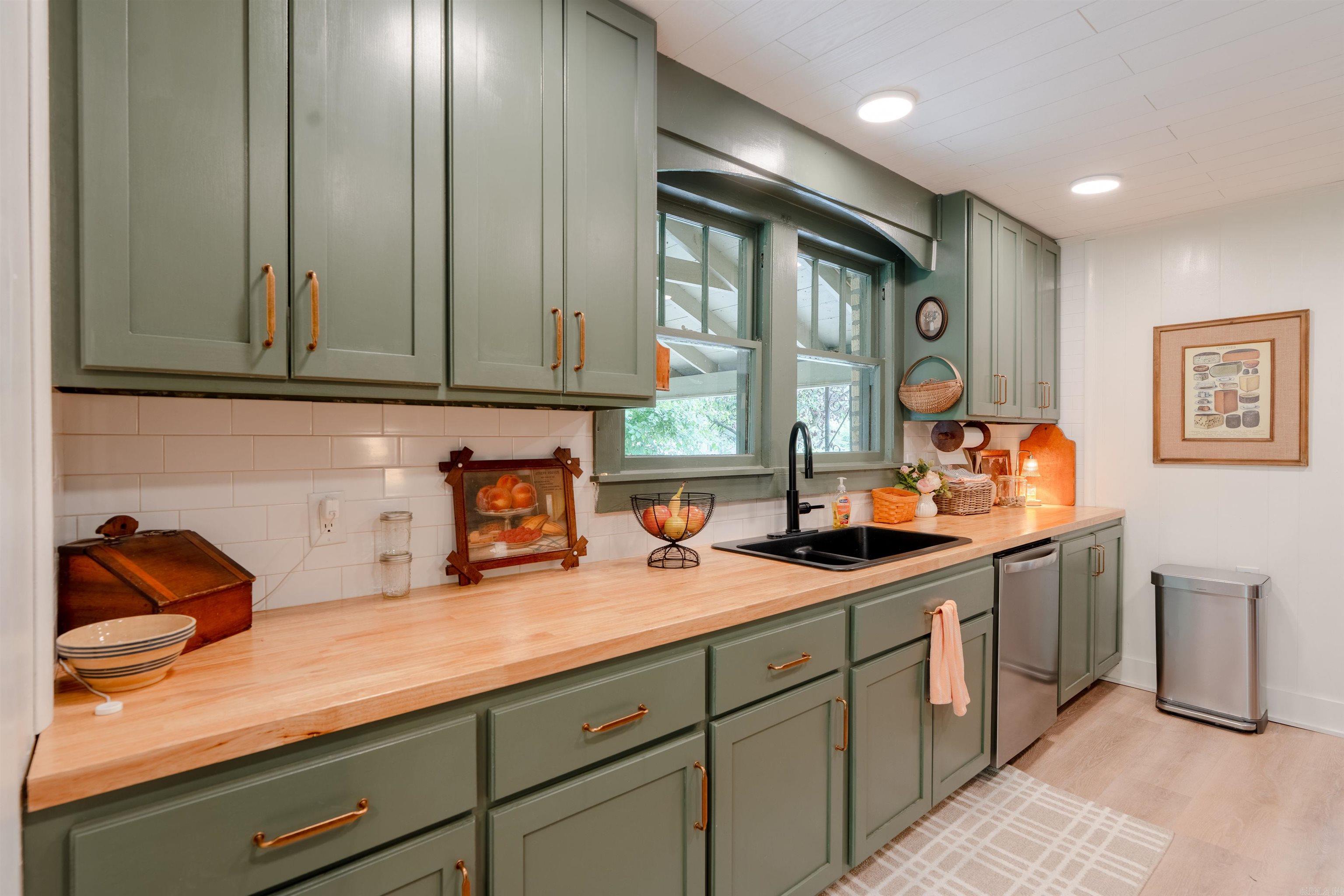 BAKER S/D JONES ADD - Residential