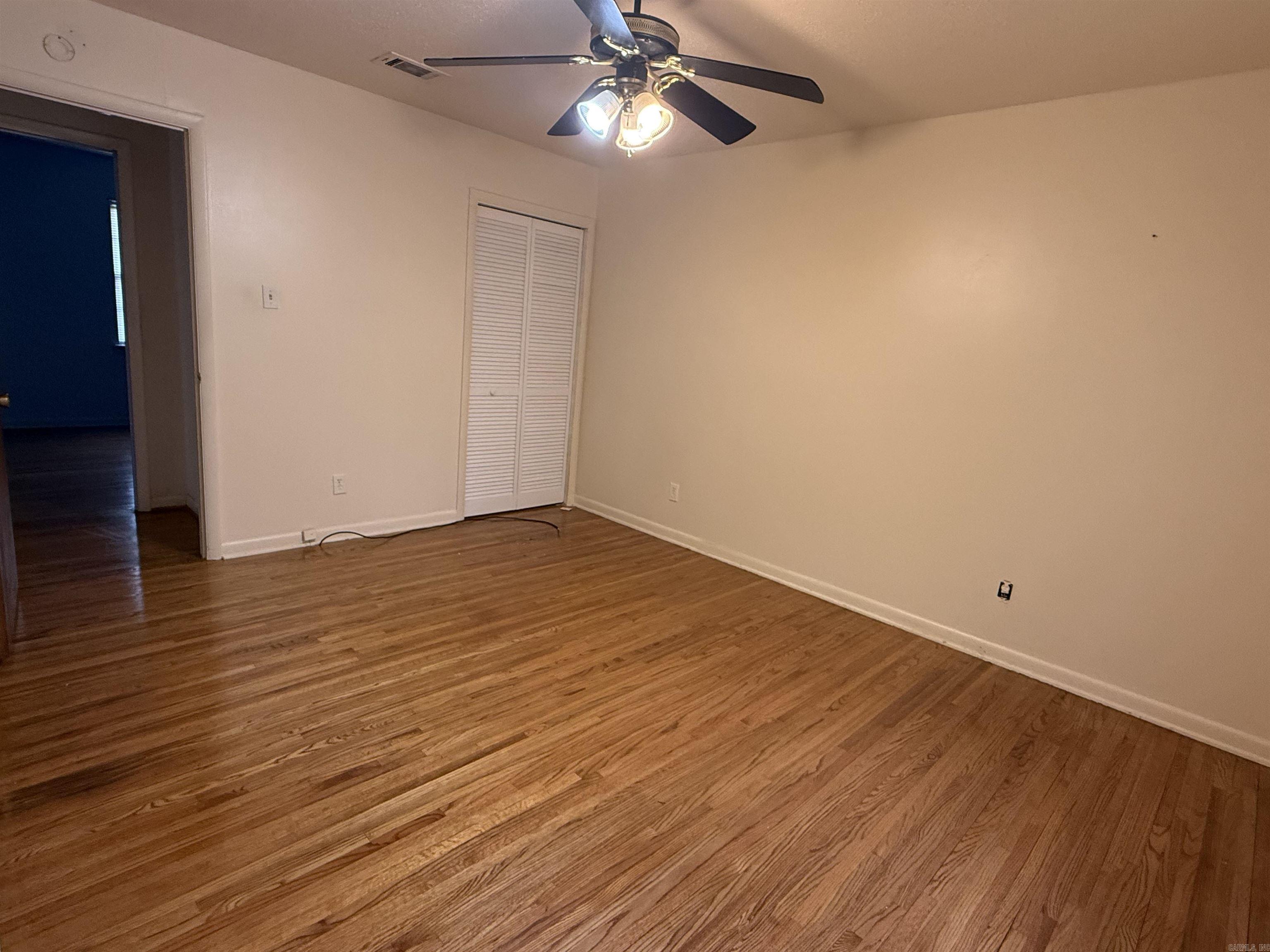 TWIN LAKES - Residential