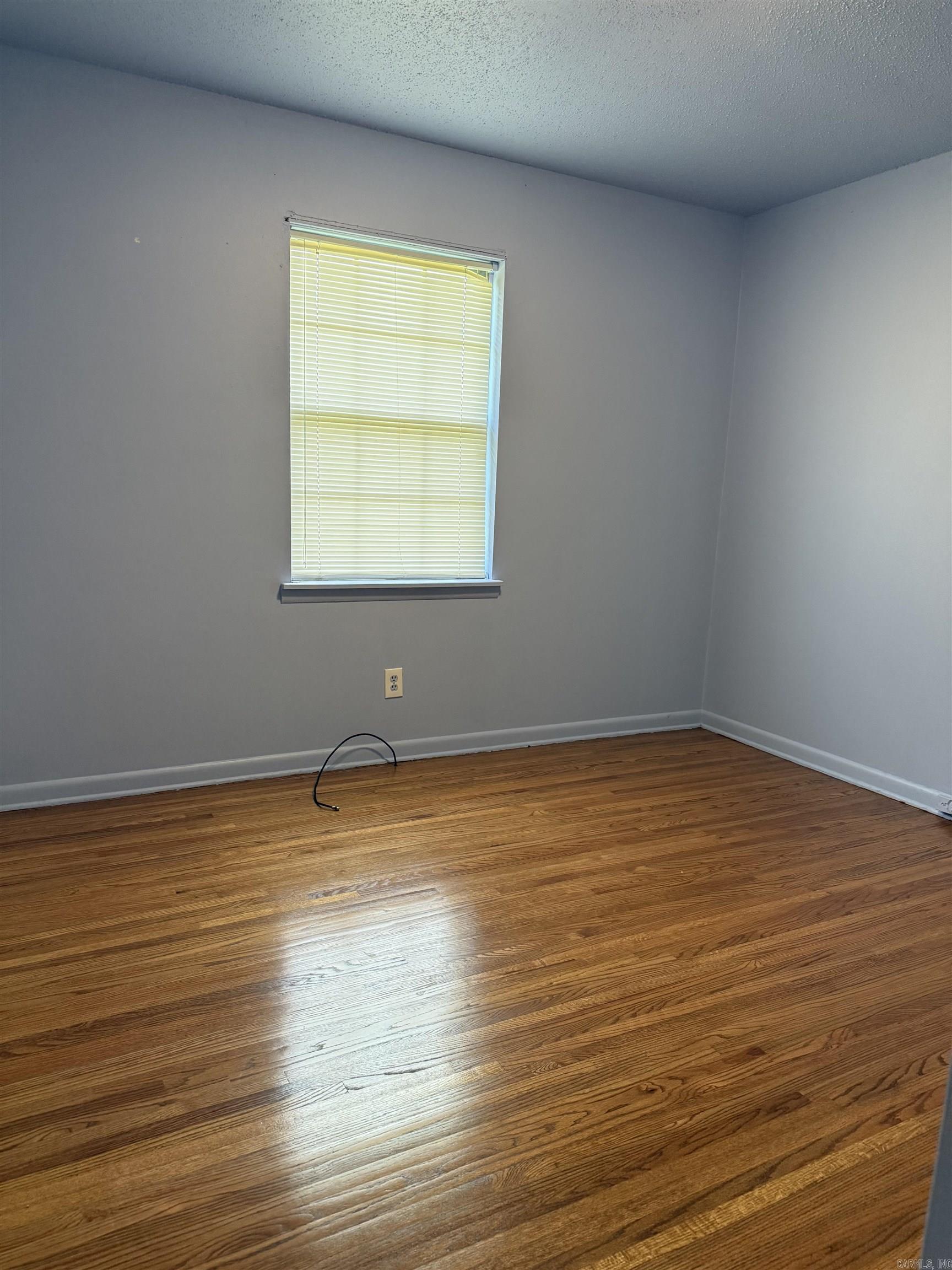 TWIN LAKES - Residential