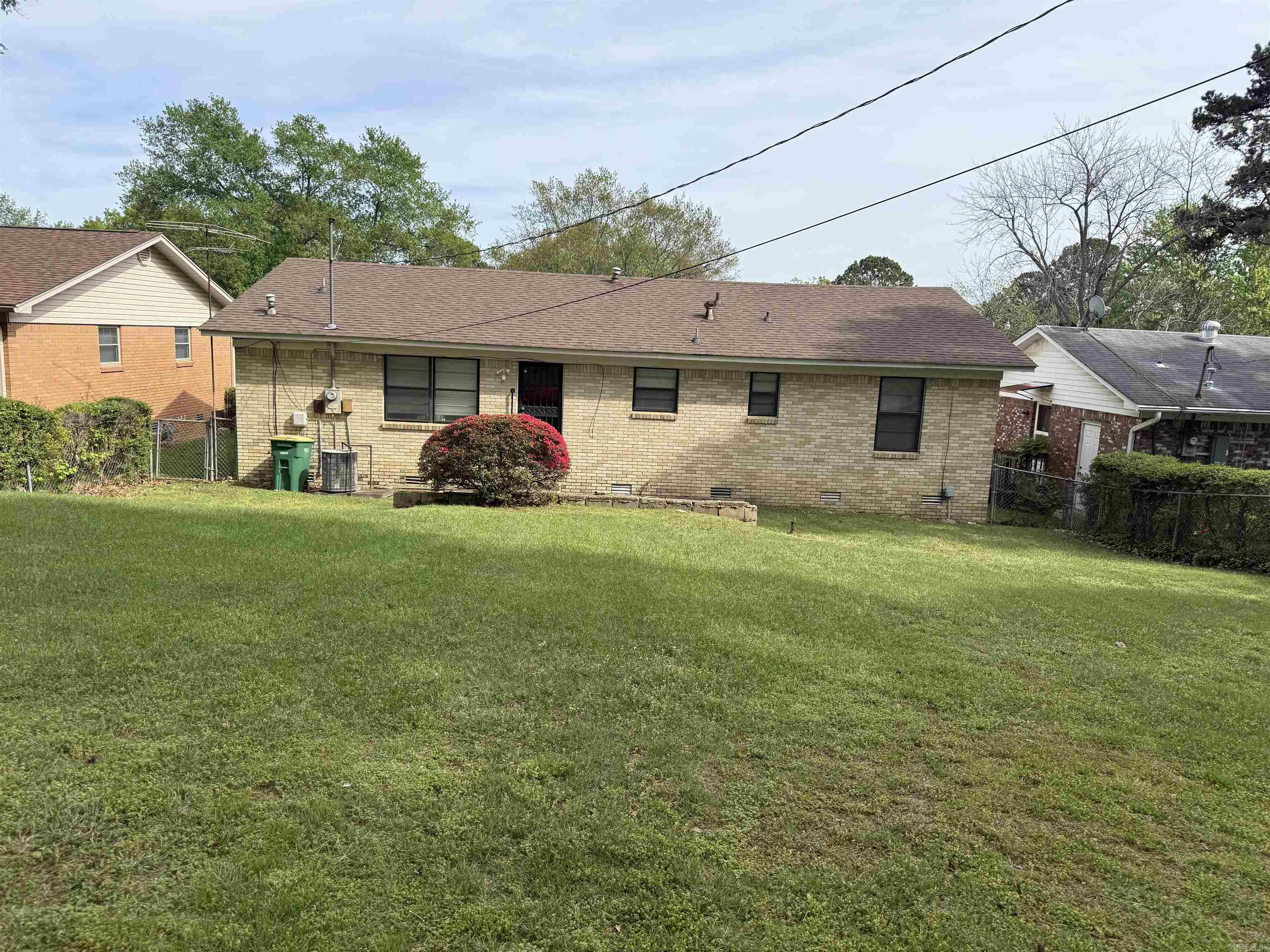 TWIN LAKES - Residential