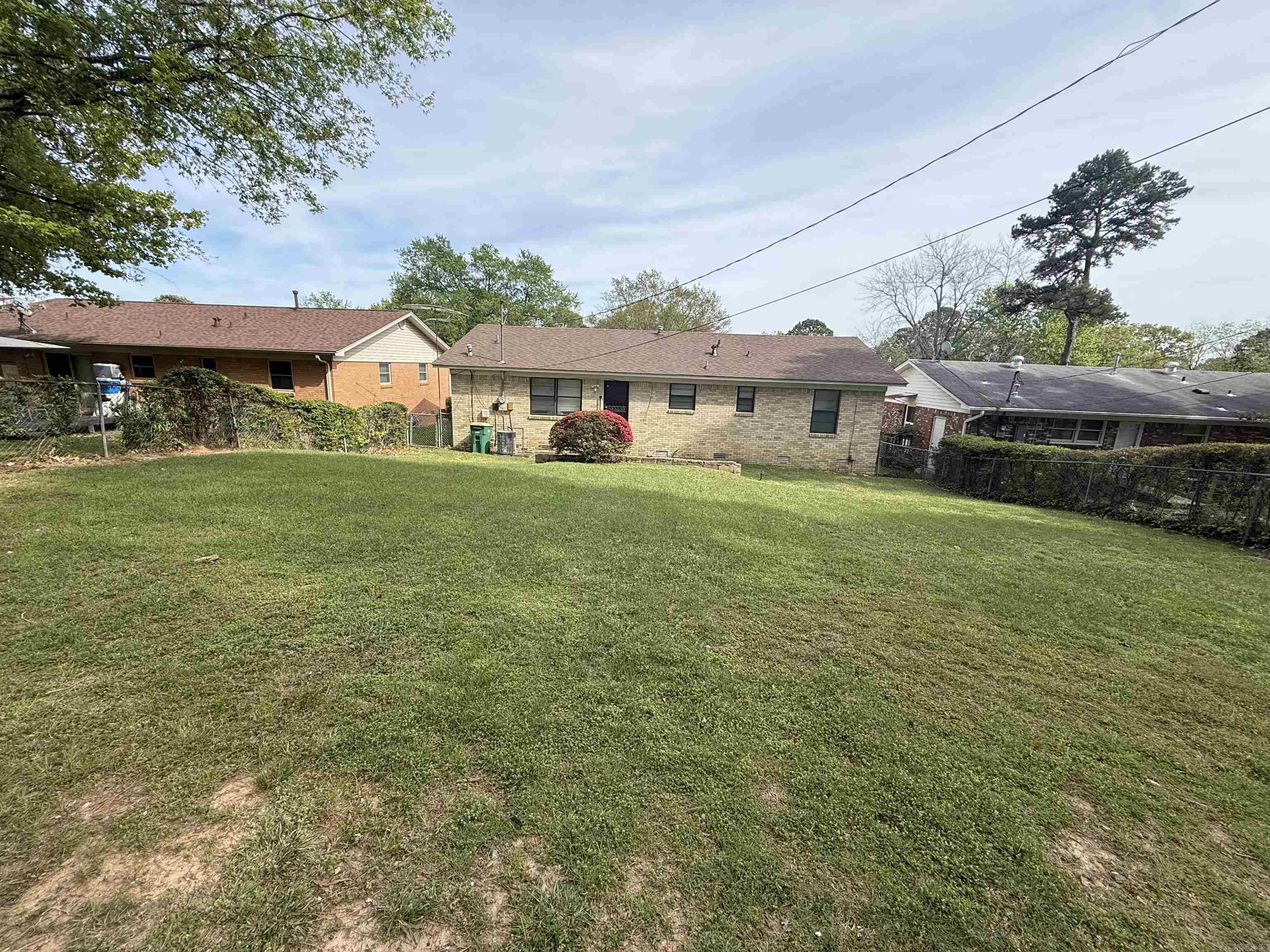 TWIN LAKES - Residential