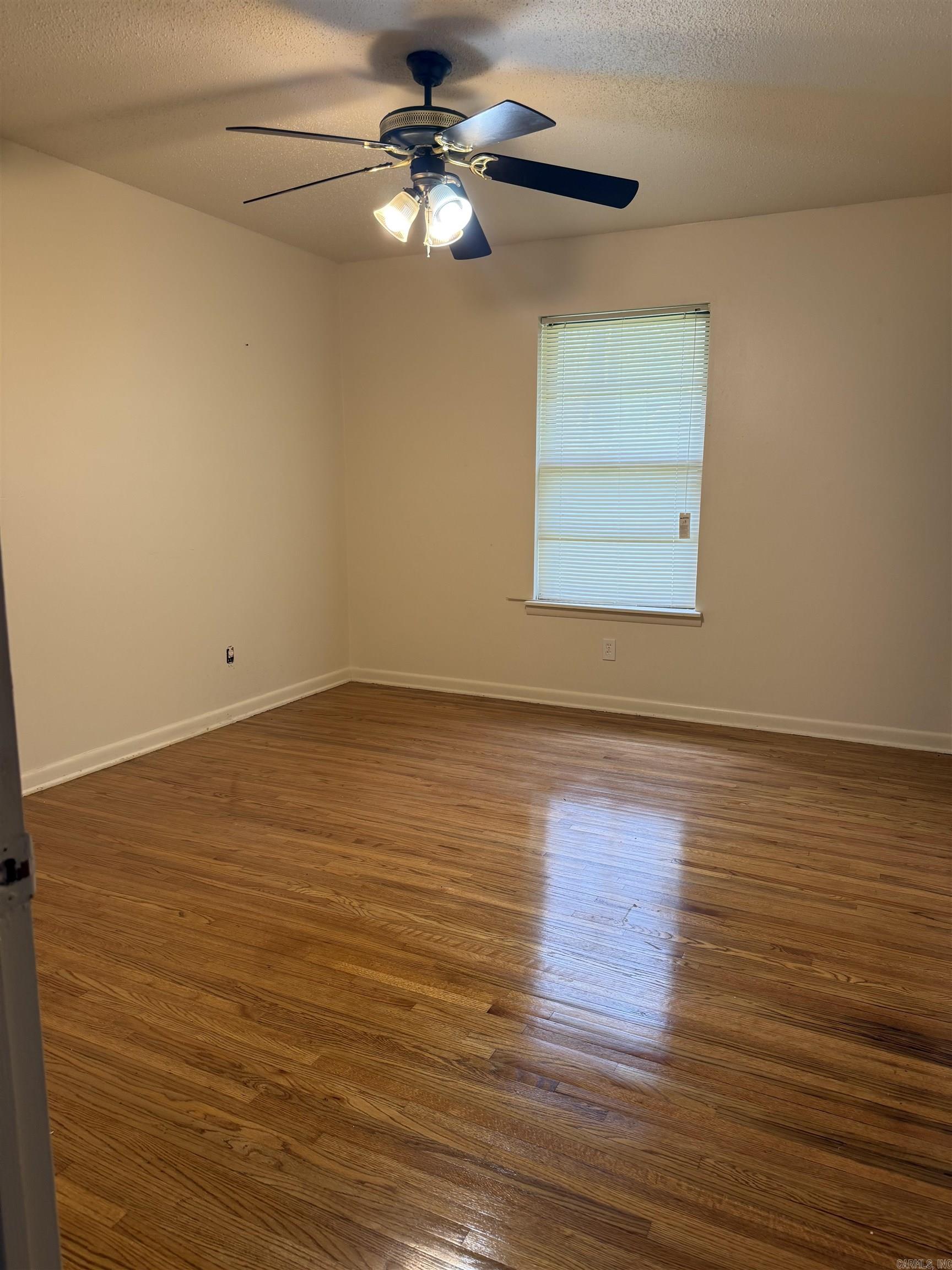 TWIN LAKES - Residential