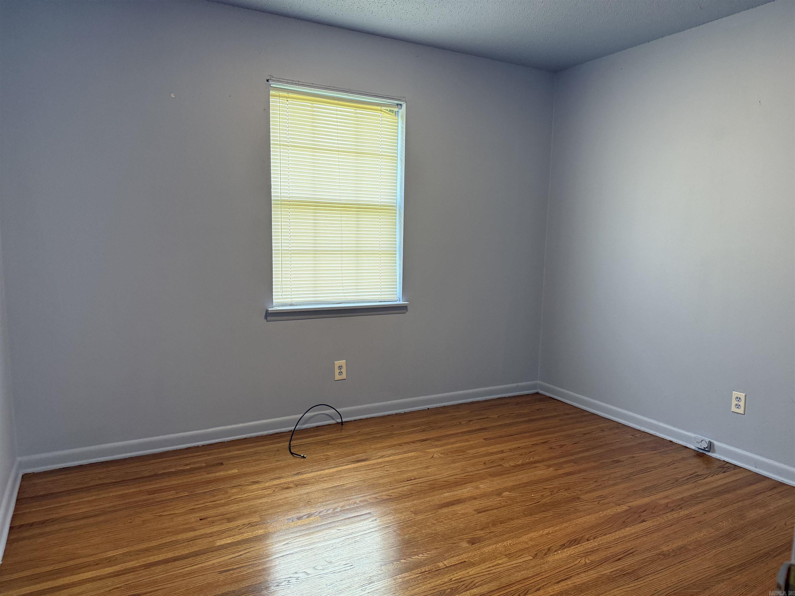 TWIN LAKES - Residential