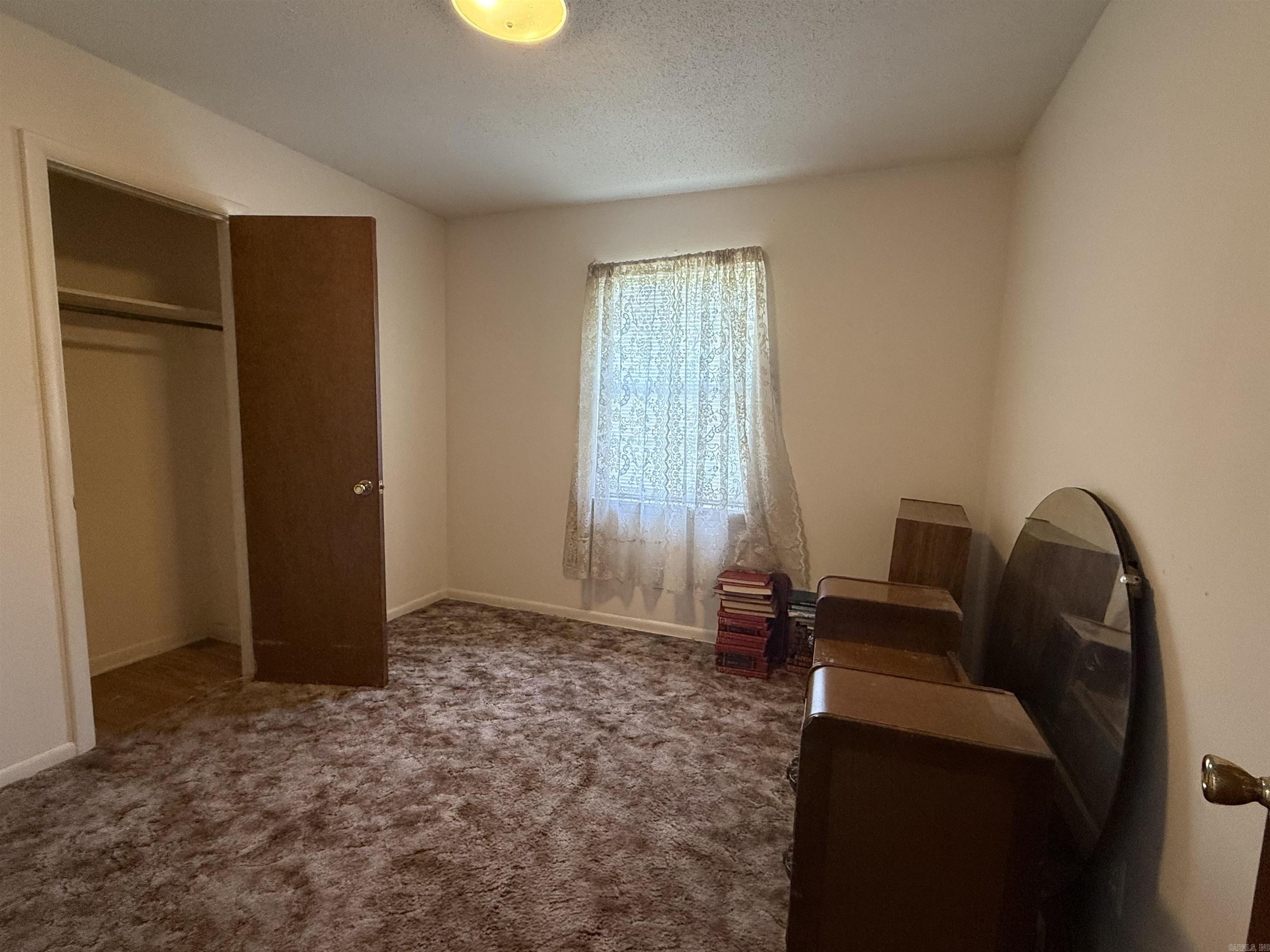 TWIN LAKES - Residential