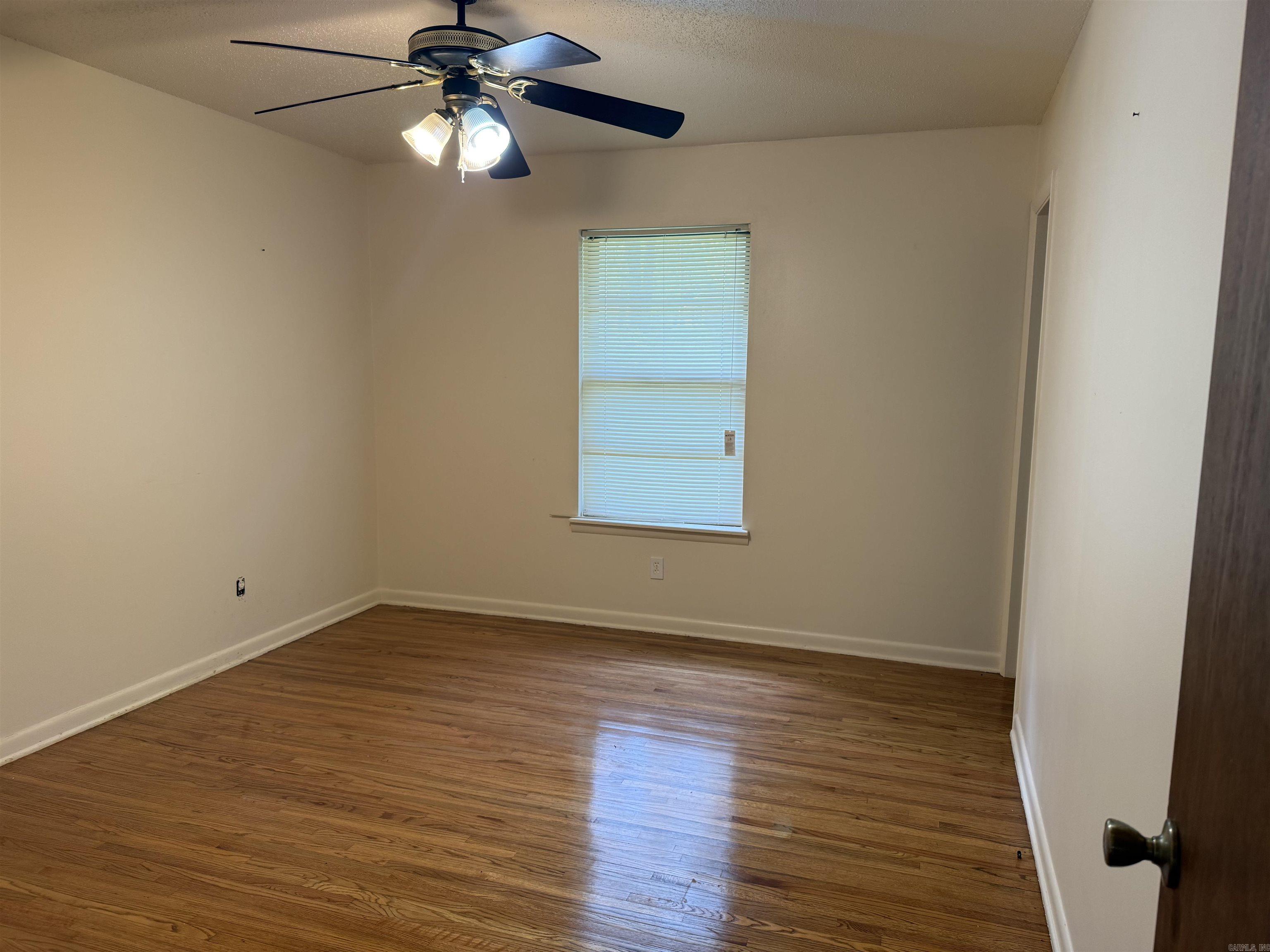 TWIN LAKES - Residential