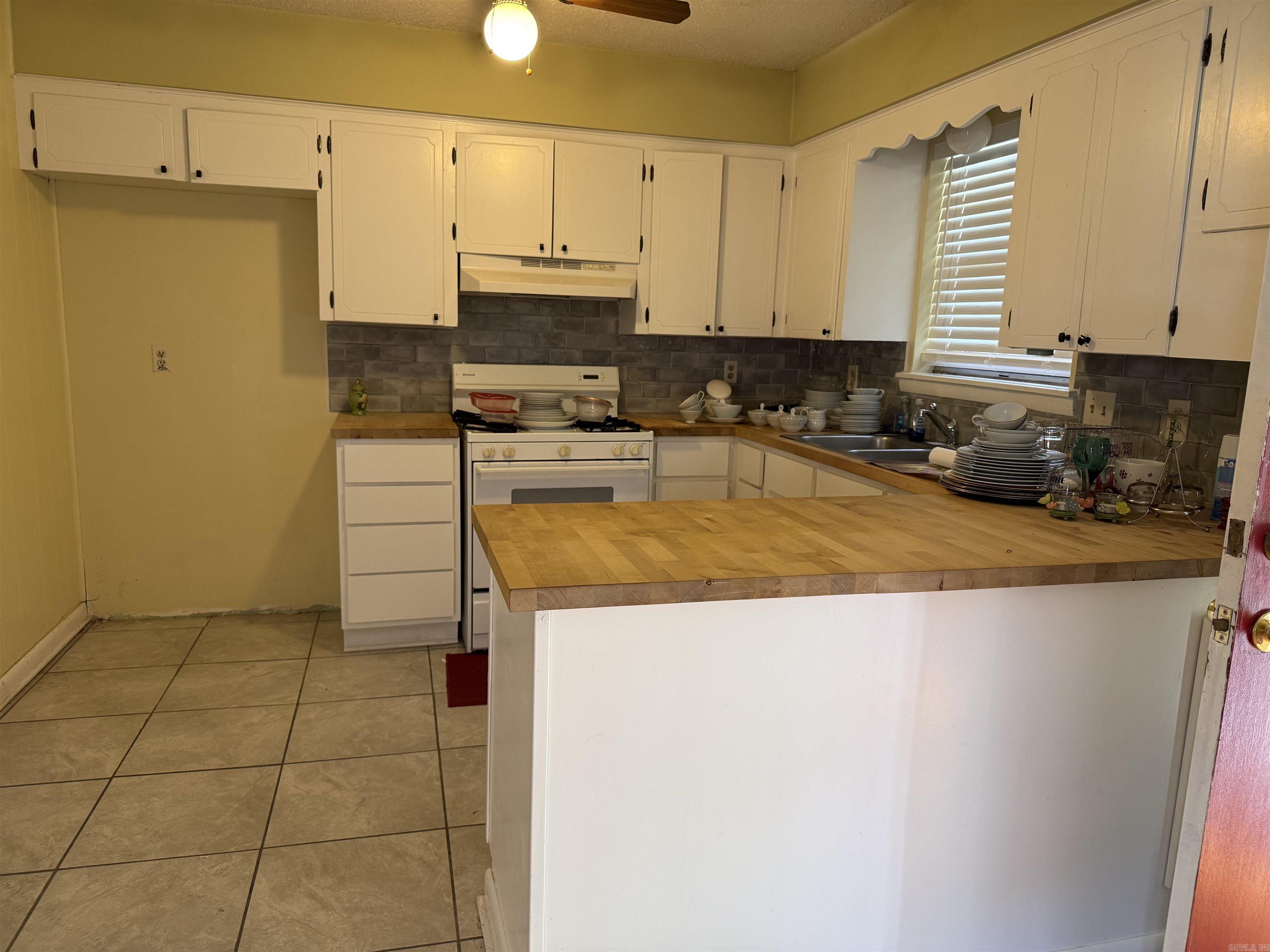 TWIN LAKES - Residential