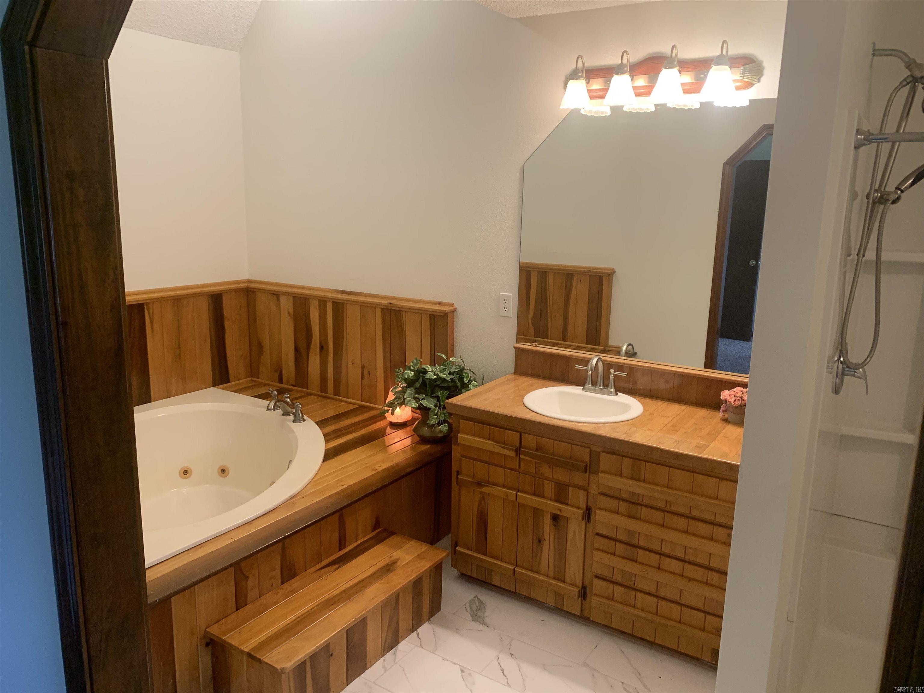 MEADOW CREEK - Residential