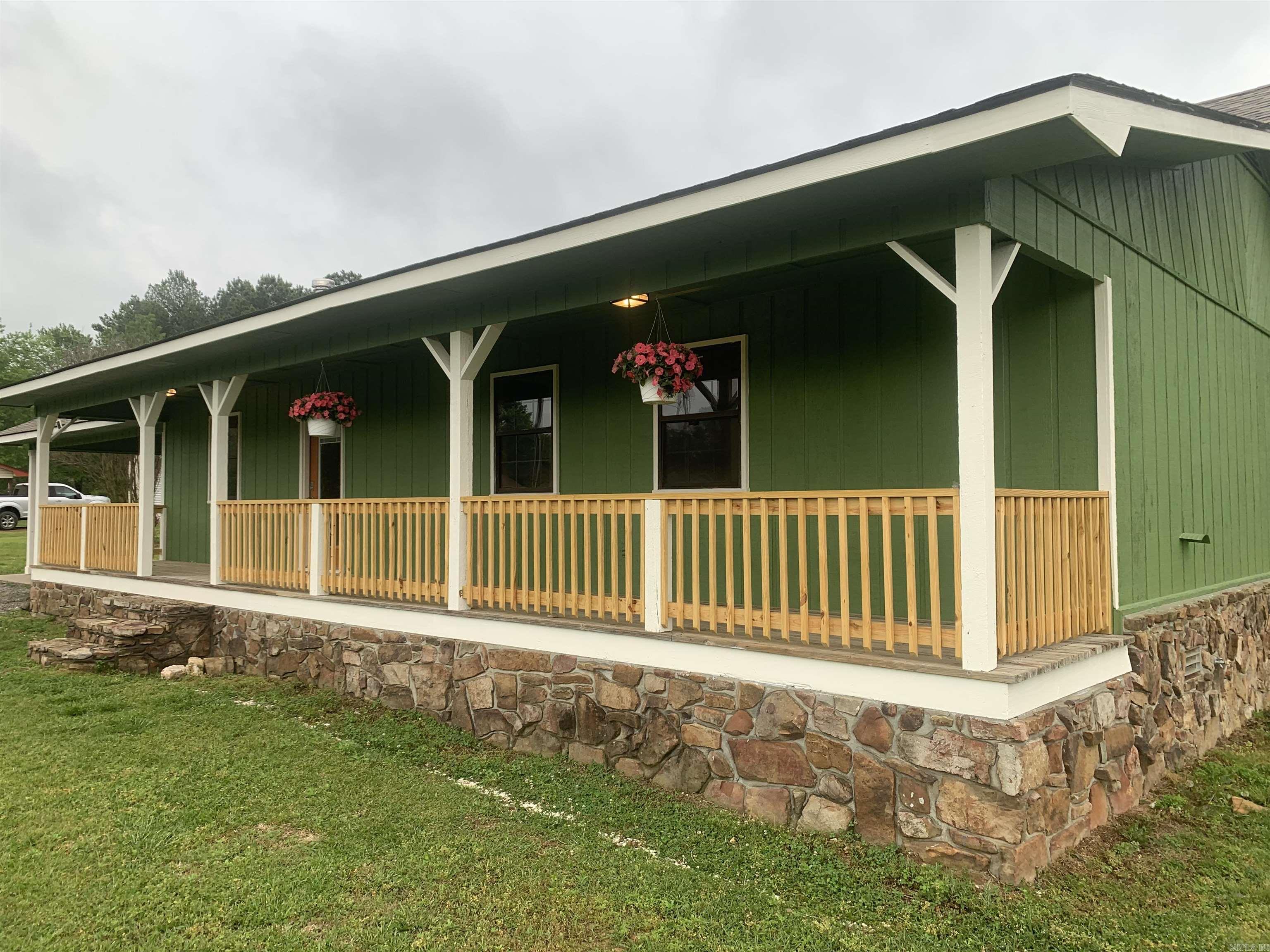 MEADOW CREEK - Residential