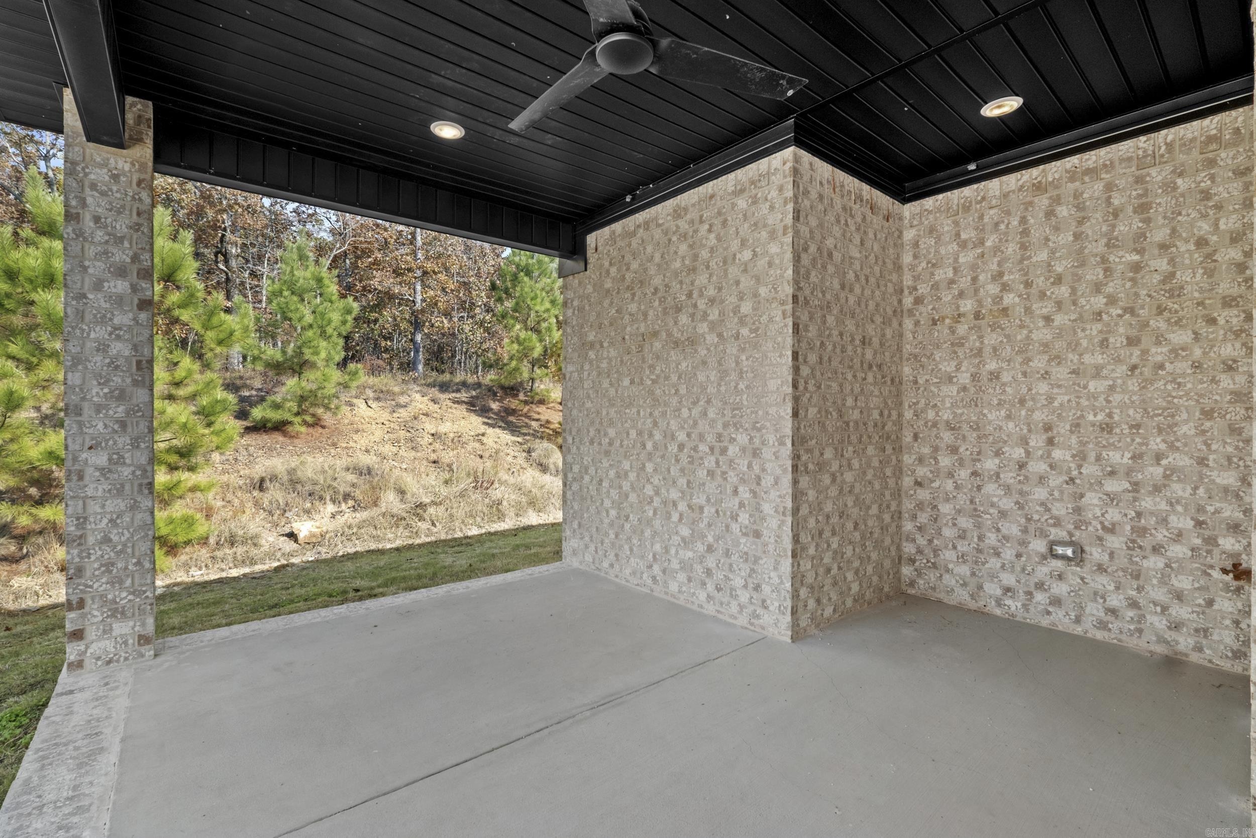 WANDERING RIDGE - Residential