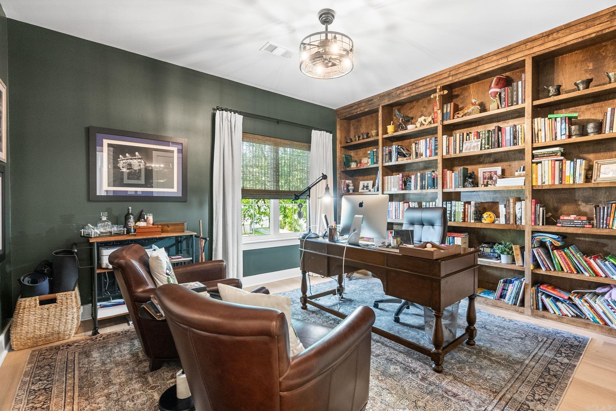 HOLLYWOOD - Residential