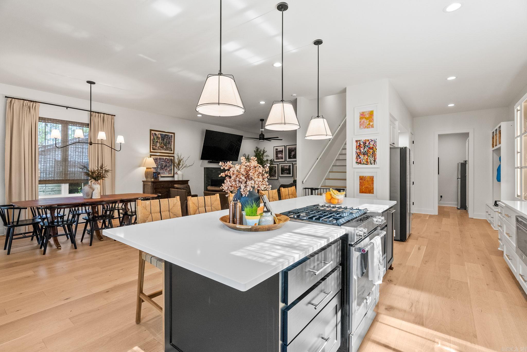 HOLLYWOOD - Residential