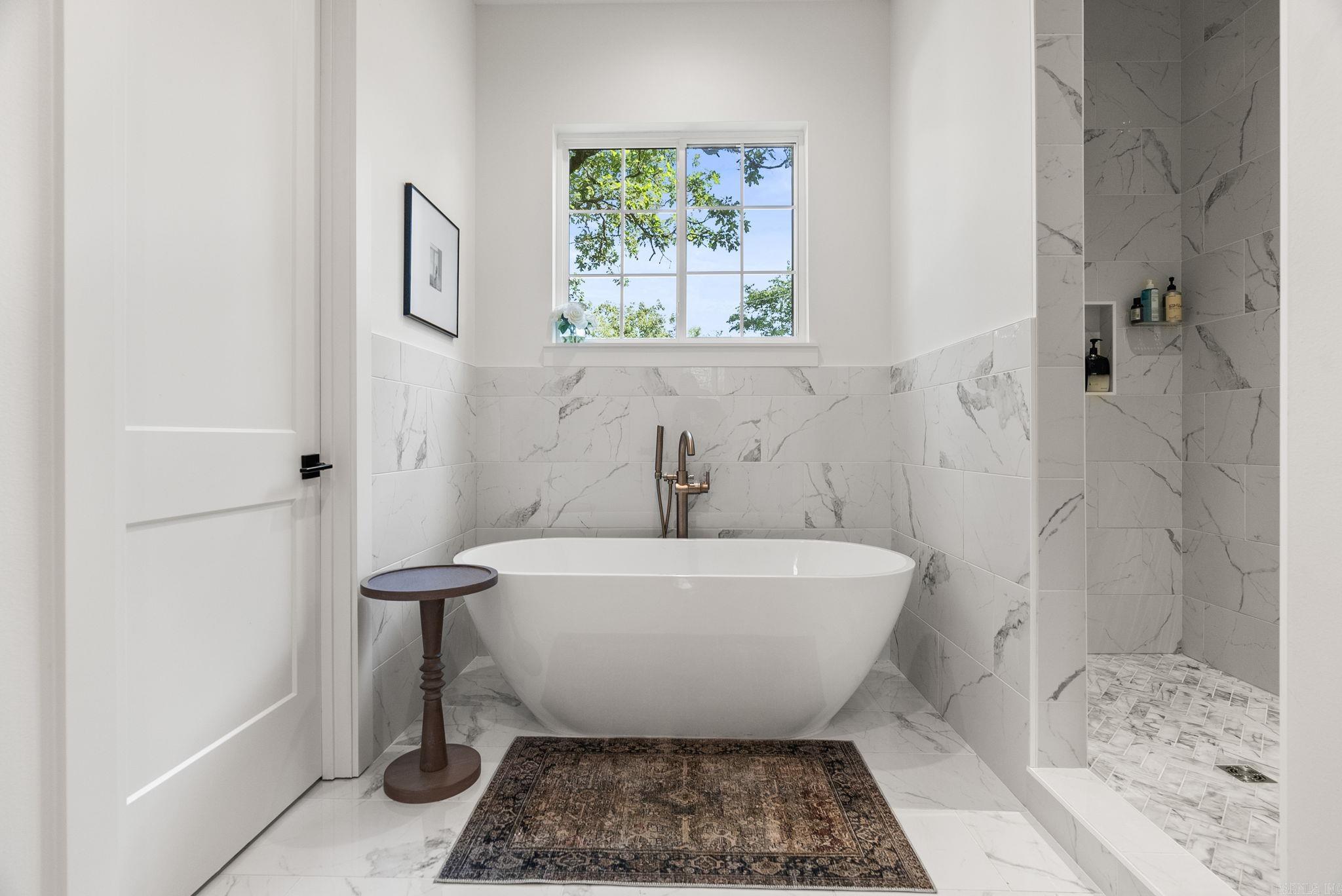 HOLLYWOOD - Residential