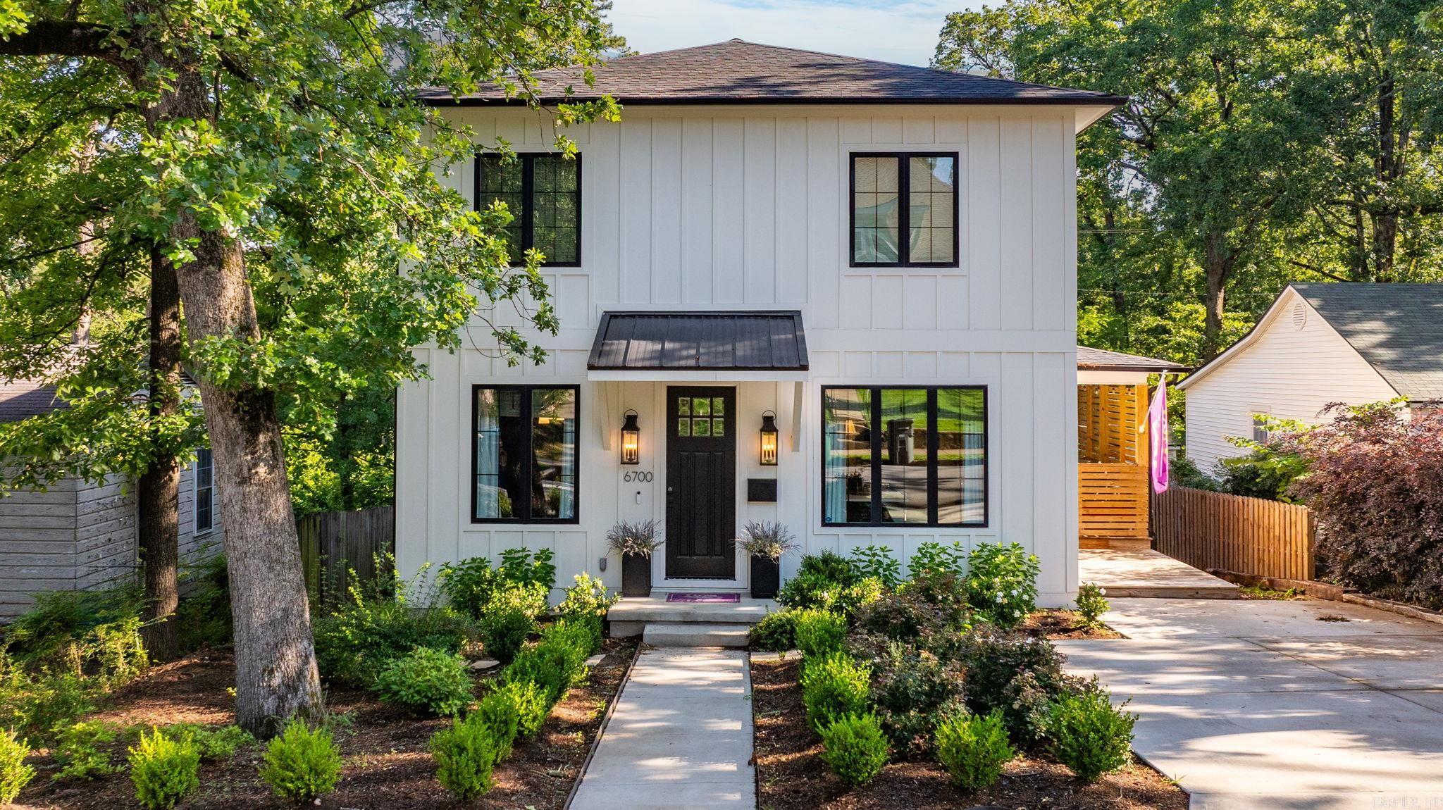 HOLLYWOOD - Residential