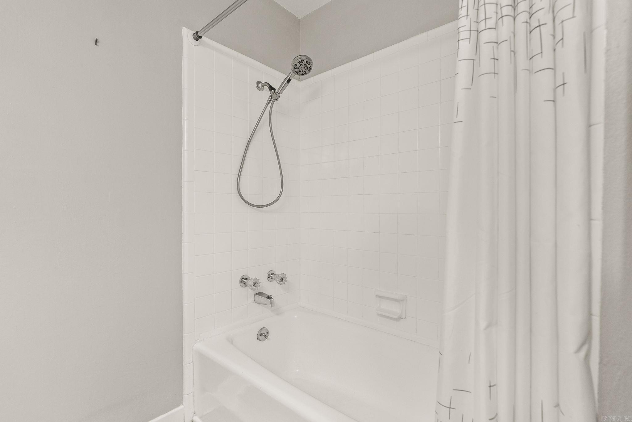 SMOKING OAKS ADD - Residential