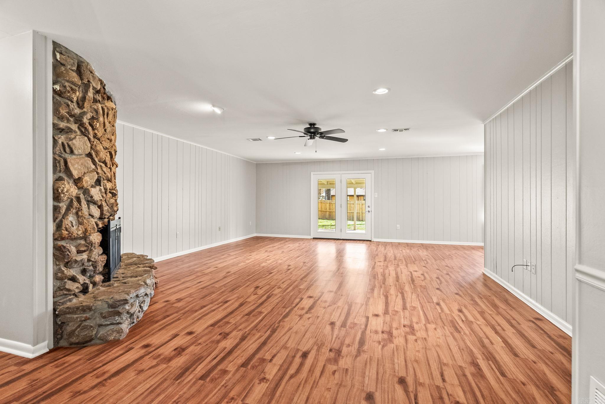 SMOKING OAKS ADD - Residential