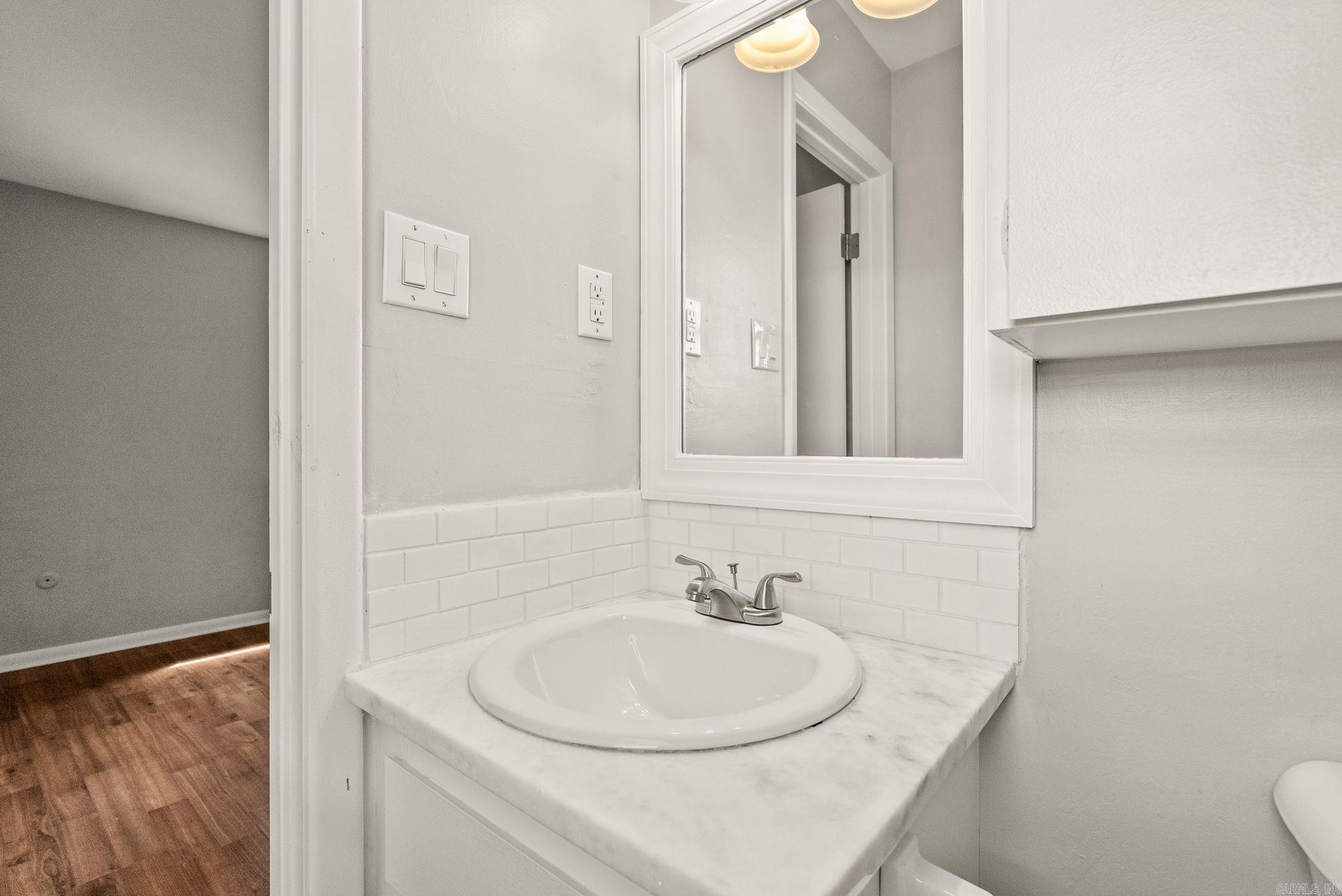 SMOKING OAKS ADD - Residential