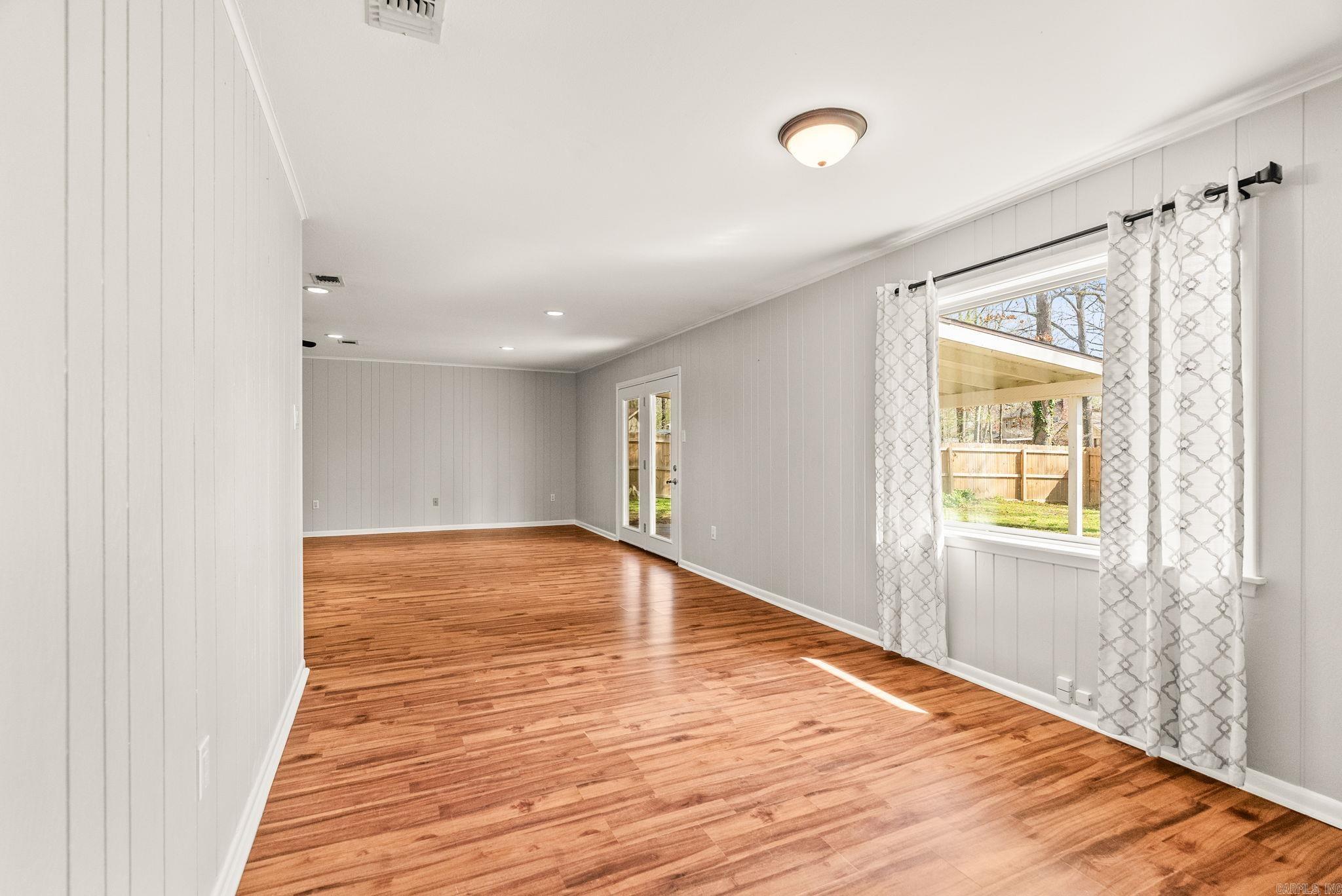 SMOKING OAKS ADD - Residential