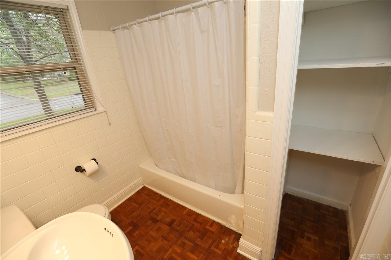 Queens Manor - Residential Lease