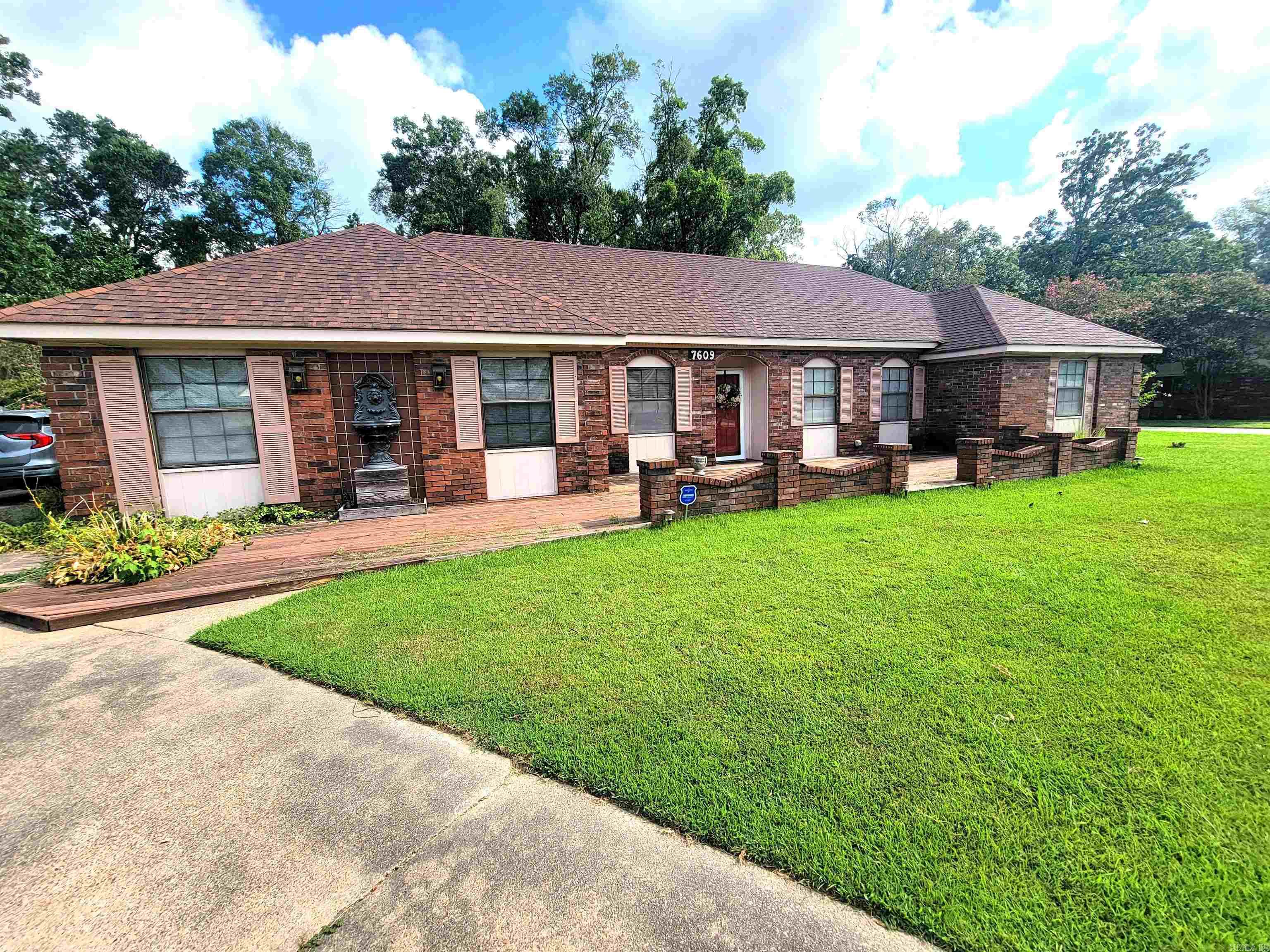 Pine Wood - Residential