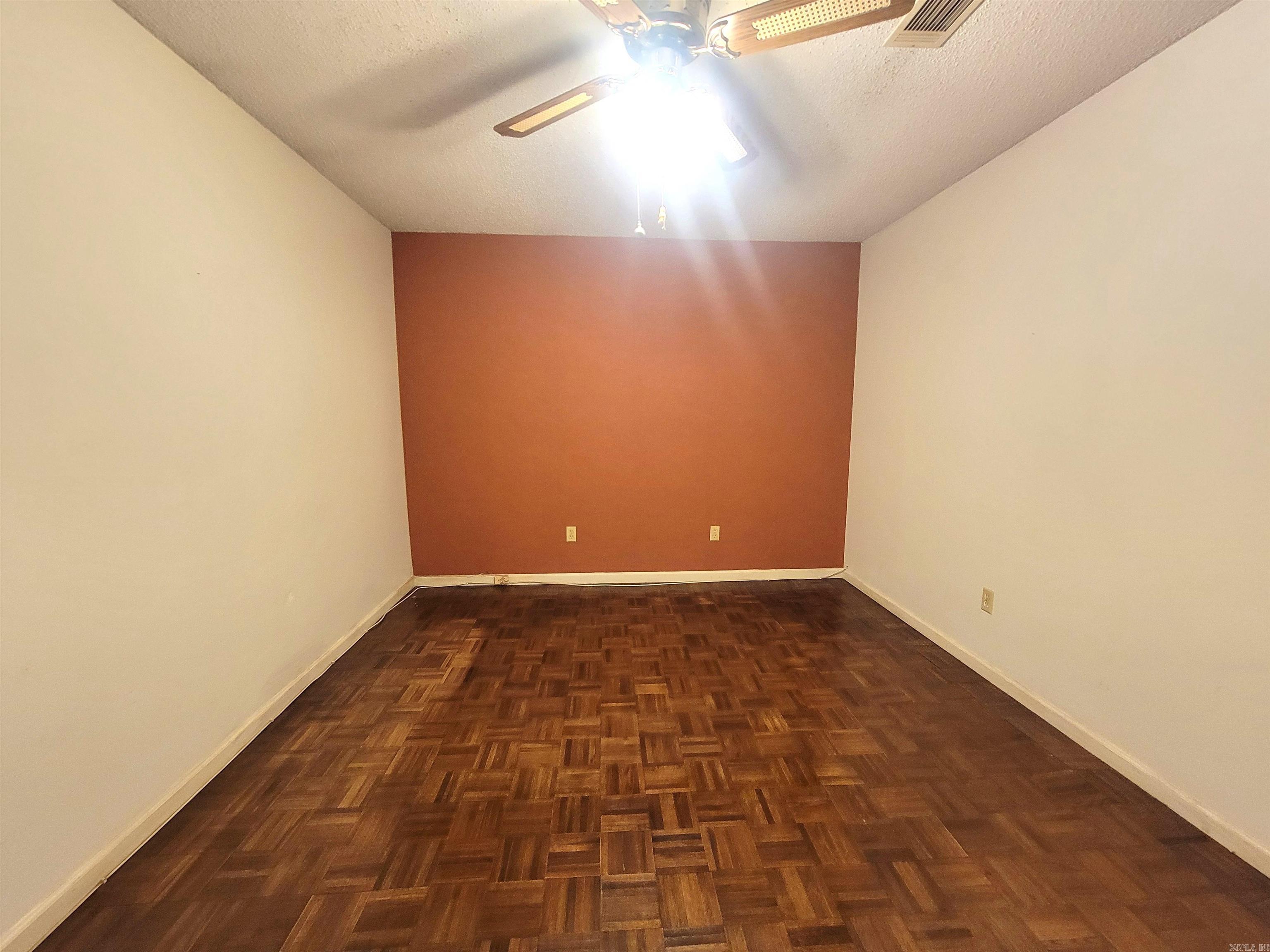 Pine Wood - Residential