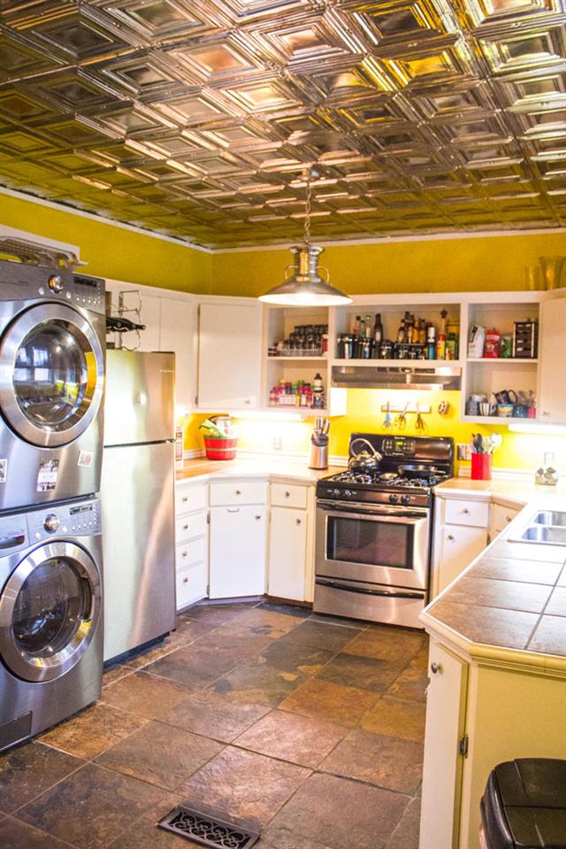 EAST PULASKI HGTS - Residential