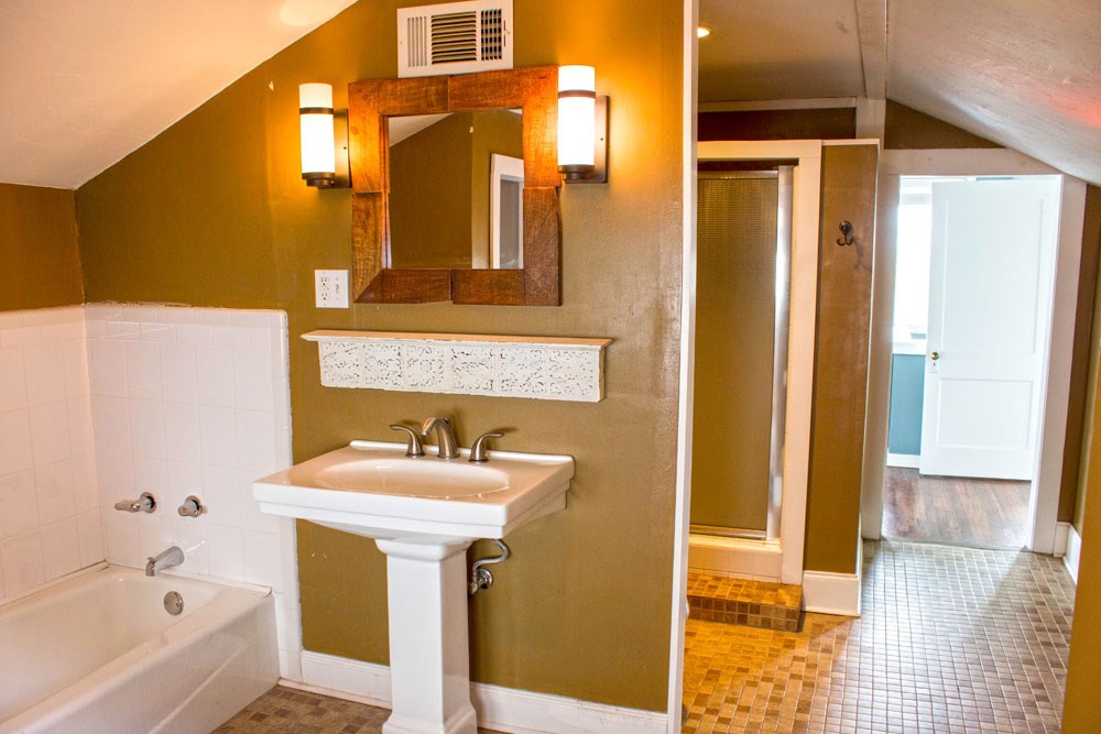 EAST PULASKI HGTS - Residential