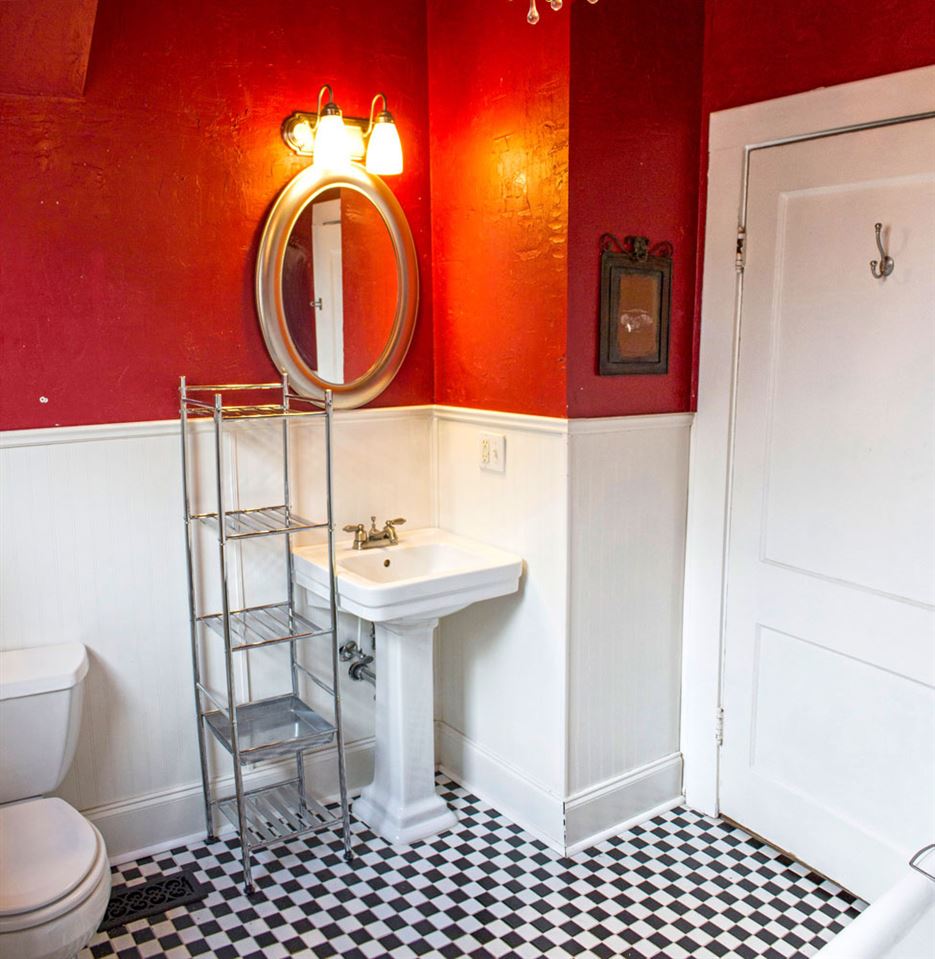 EAST PULASKI HGTS - Residential