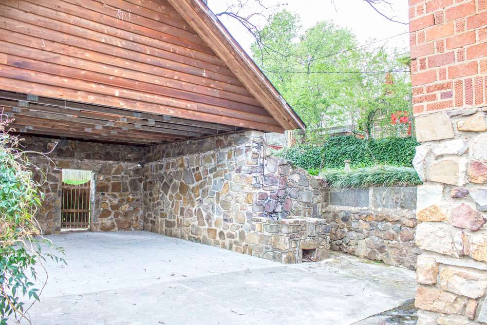 EAST PULASKI HGTS - Residential