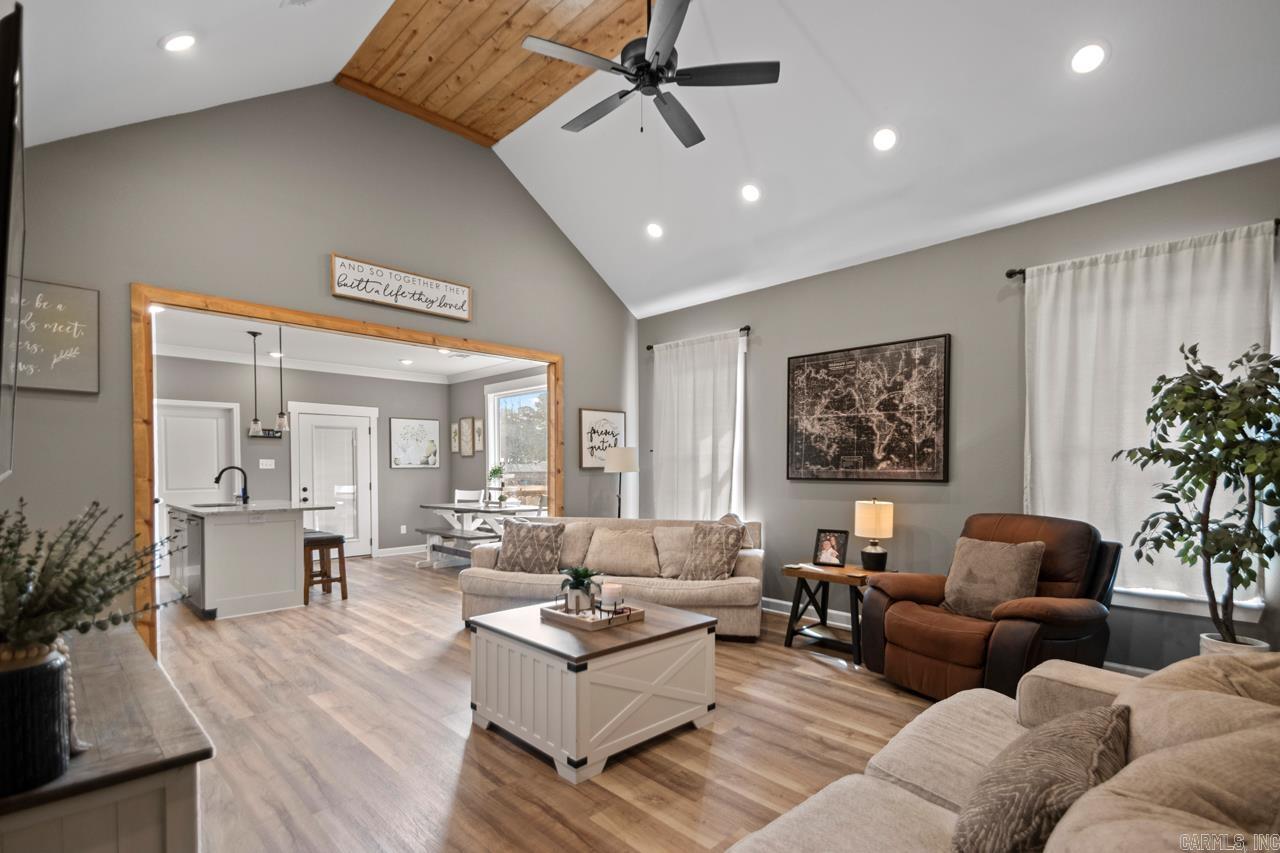 PINE FOREST - Residential