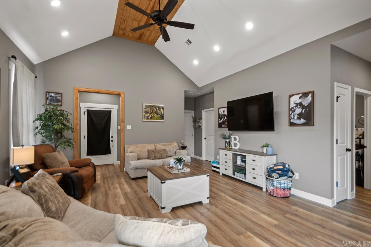 PINE FOREST - Residential