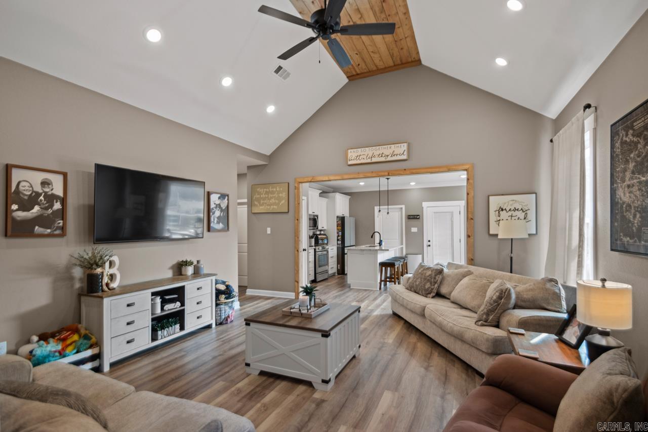 PINE FOREST - Residential