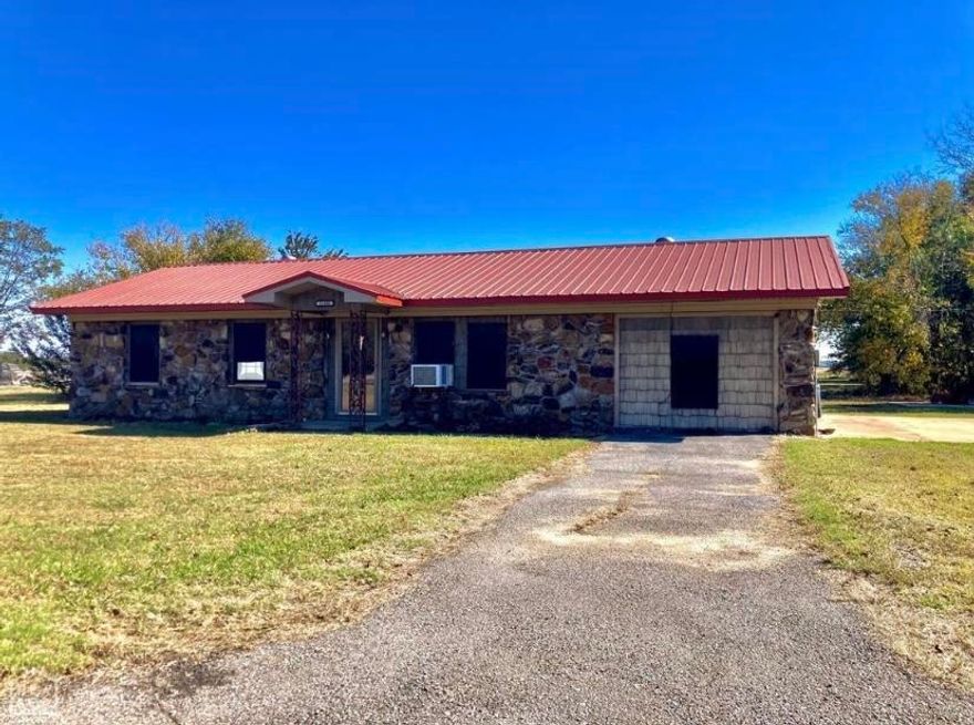 Welcome to the market 11248 AR 49 Weiner, Arkansas. Take a lot at the rock on this home! Inside this home you will find 1300sf of well utilized space.