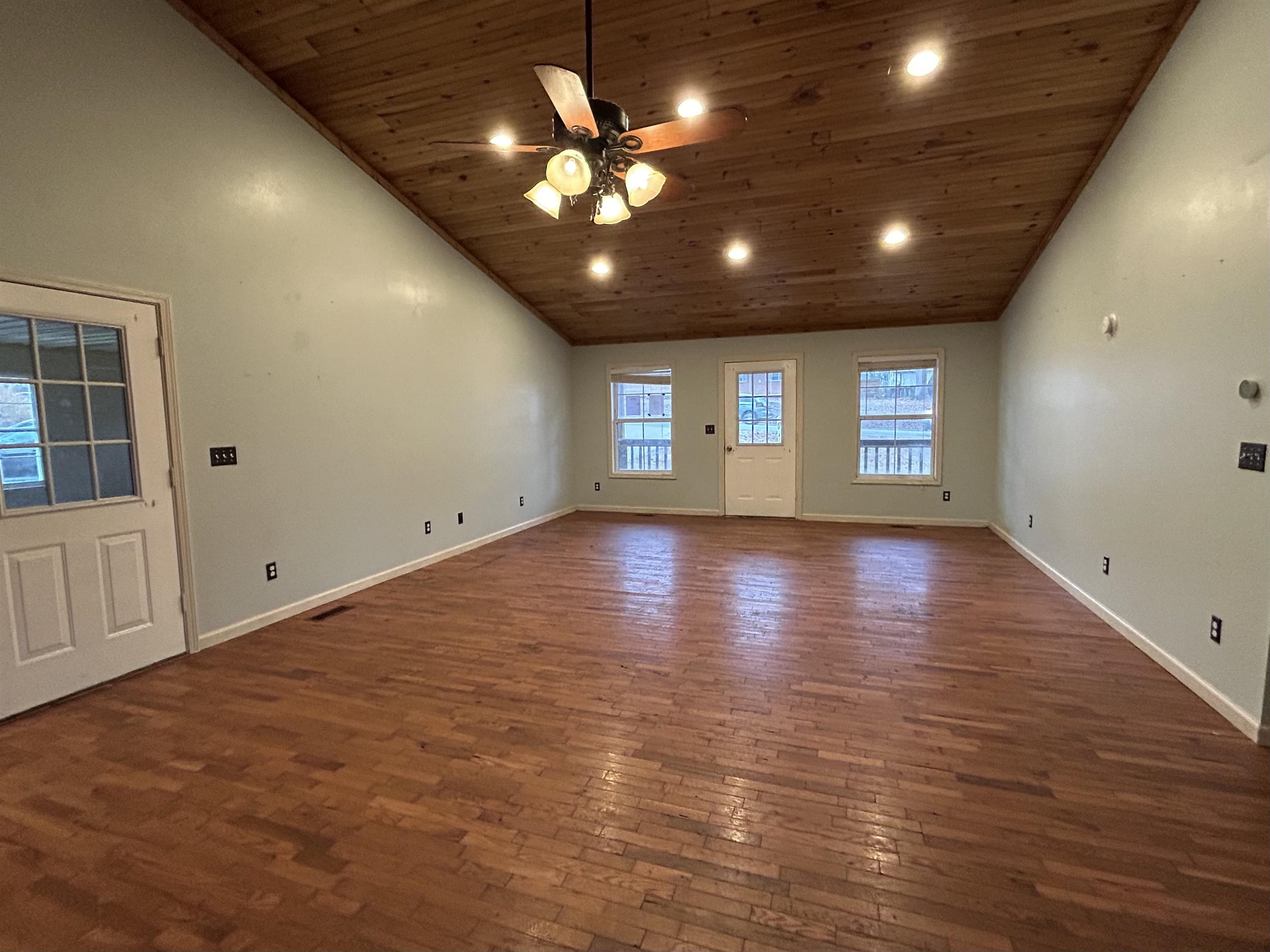 Metes & Bounds - Residential