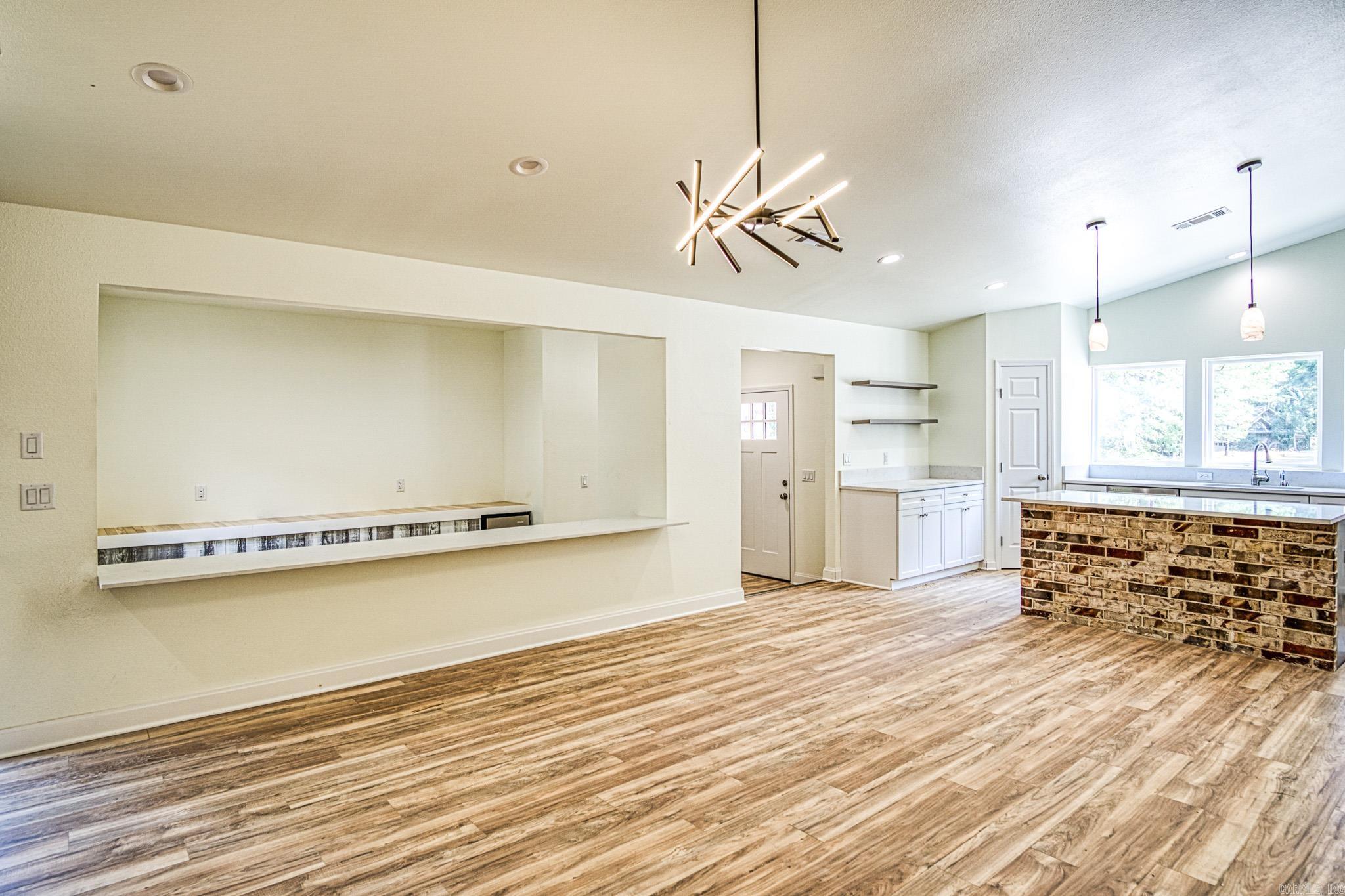 ALTA VISTA - Residential