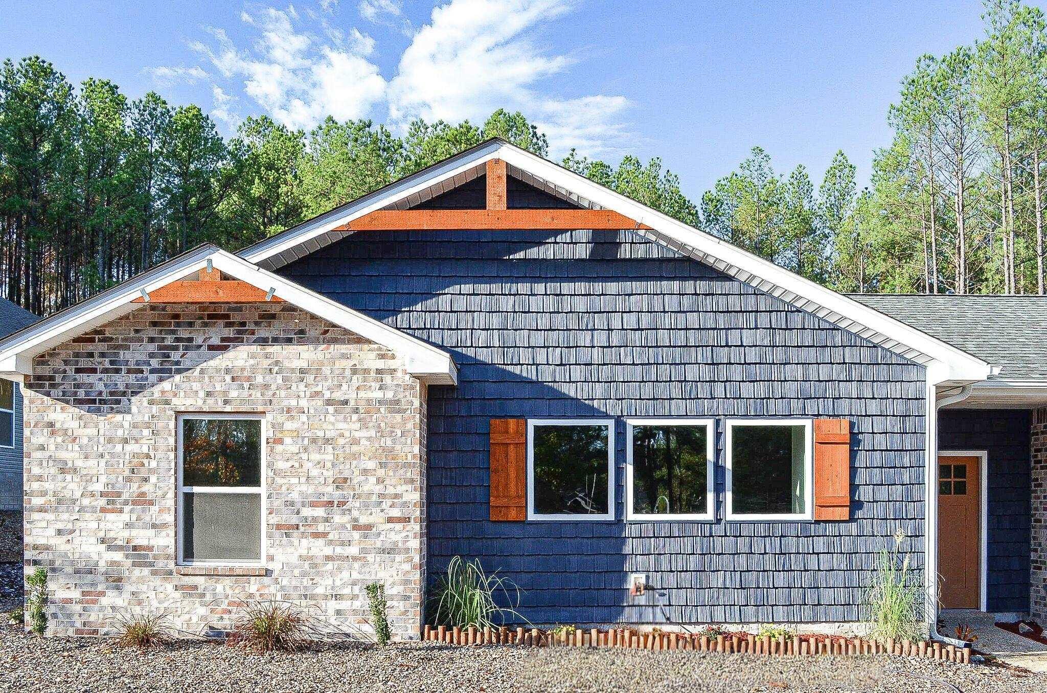 ALTA VISTA - Residential