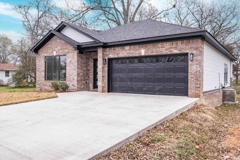 Photo of 2919 Martel Avenue, Little Rock, AR 72206 (MLS # 25048976)