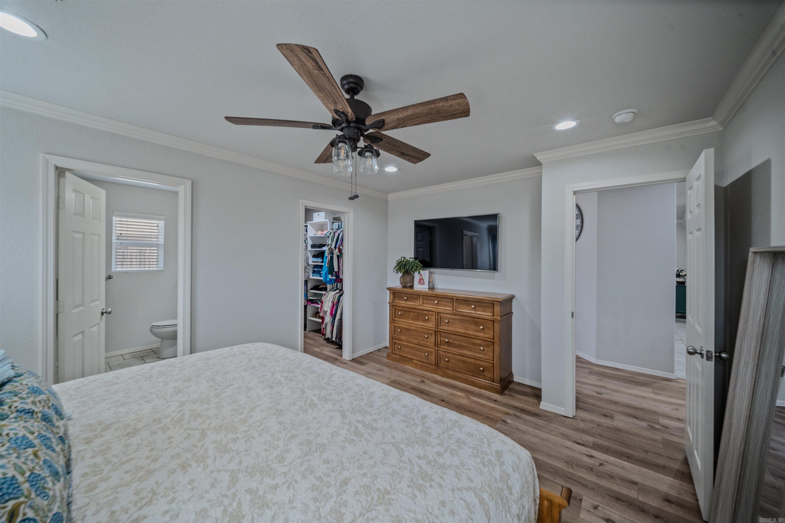 BENJAMIN GROVE - Residential