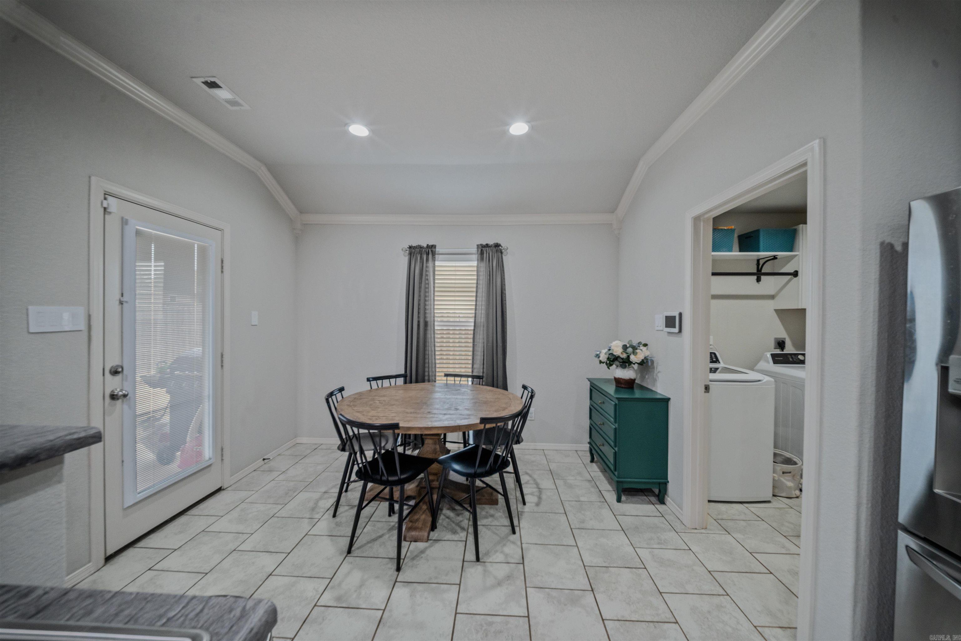 BENJAMIN GROVE - Residential