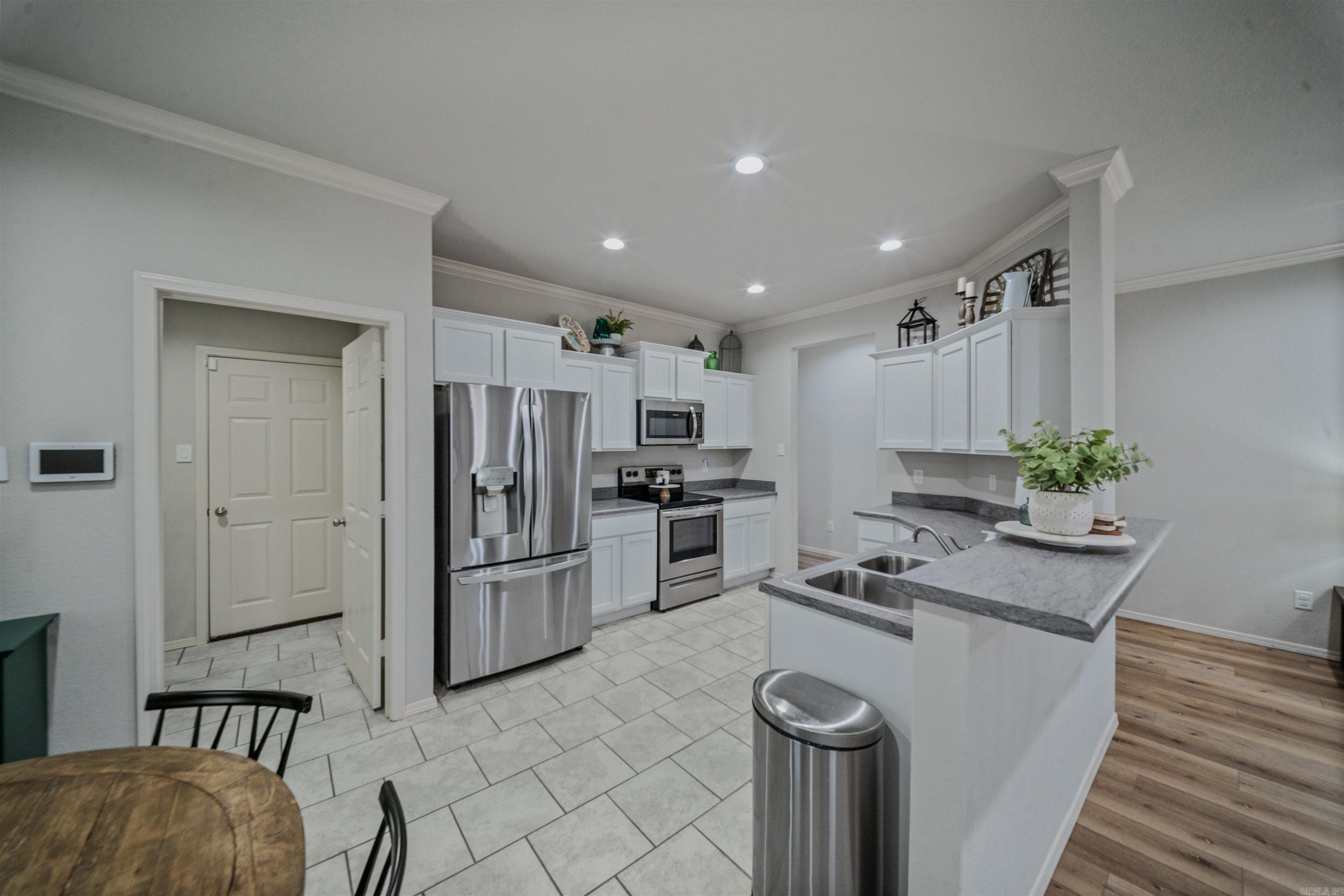 BENJAMIN GROVE - Residential