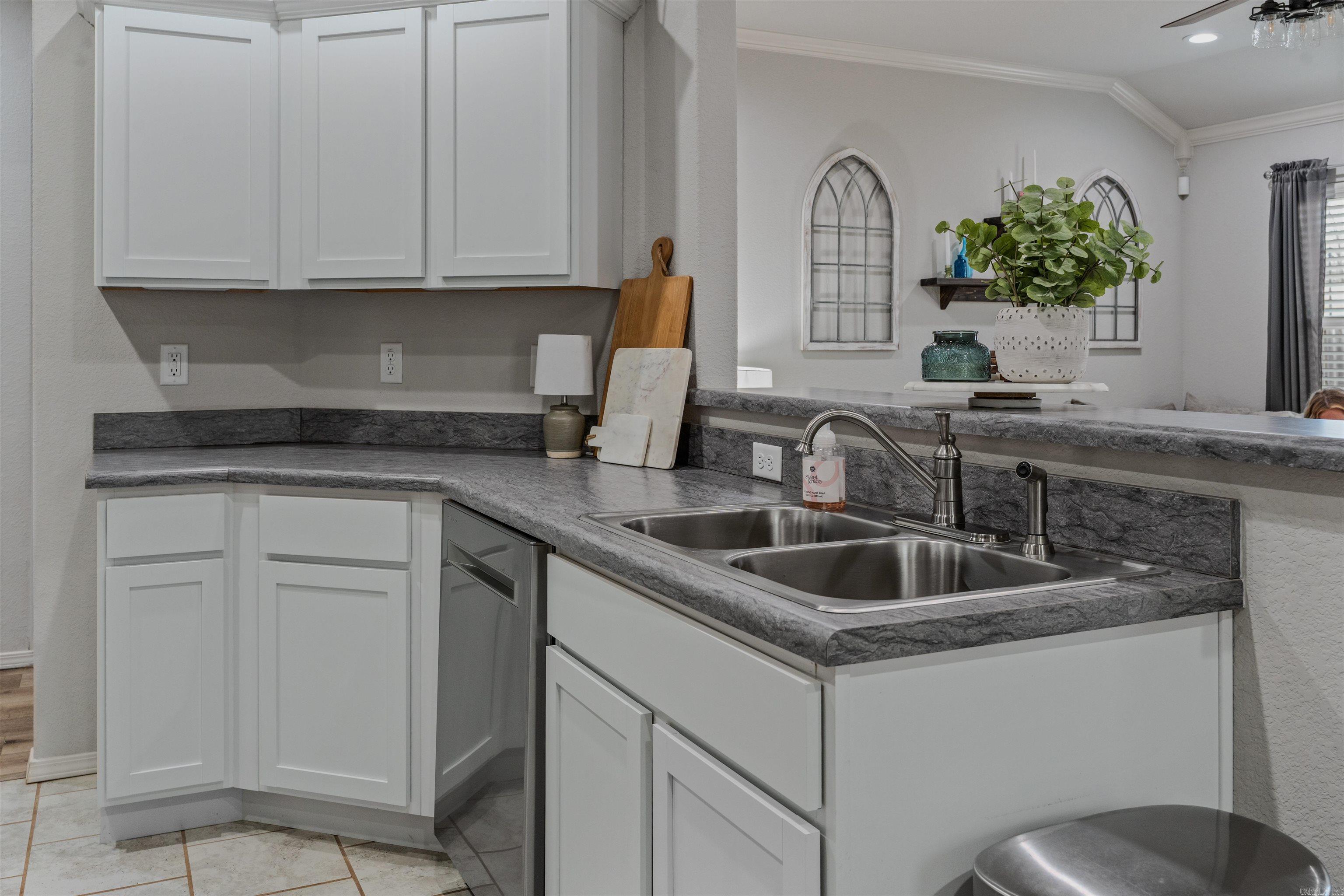 BENJAMIN GROVE - Residential